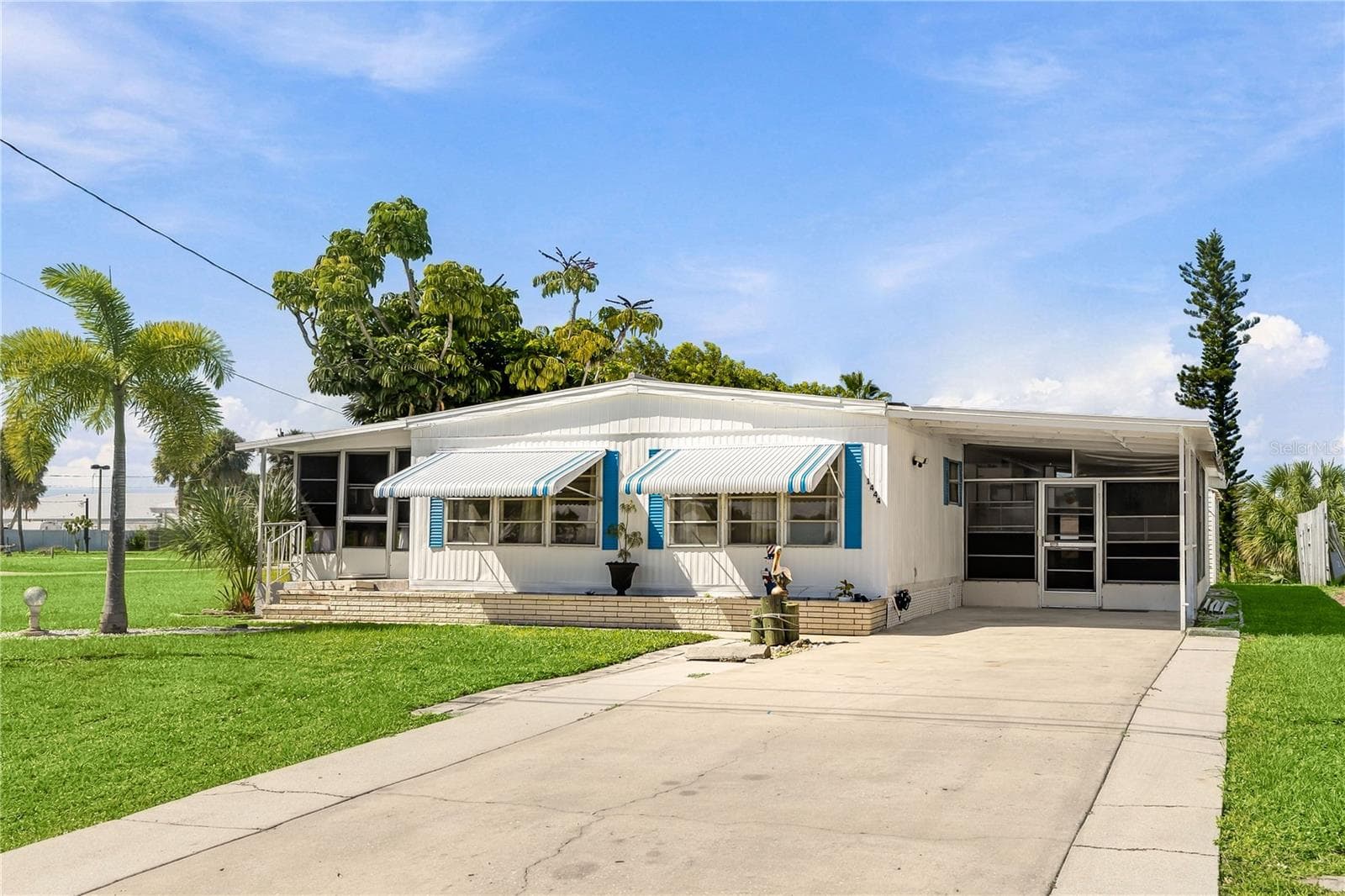 Mobile Home at 1444 SEAGULL DR, ENGLEWOOD, photo 6 of 29