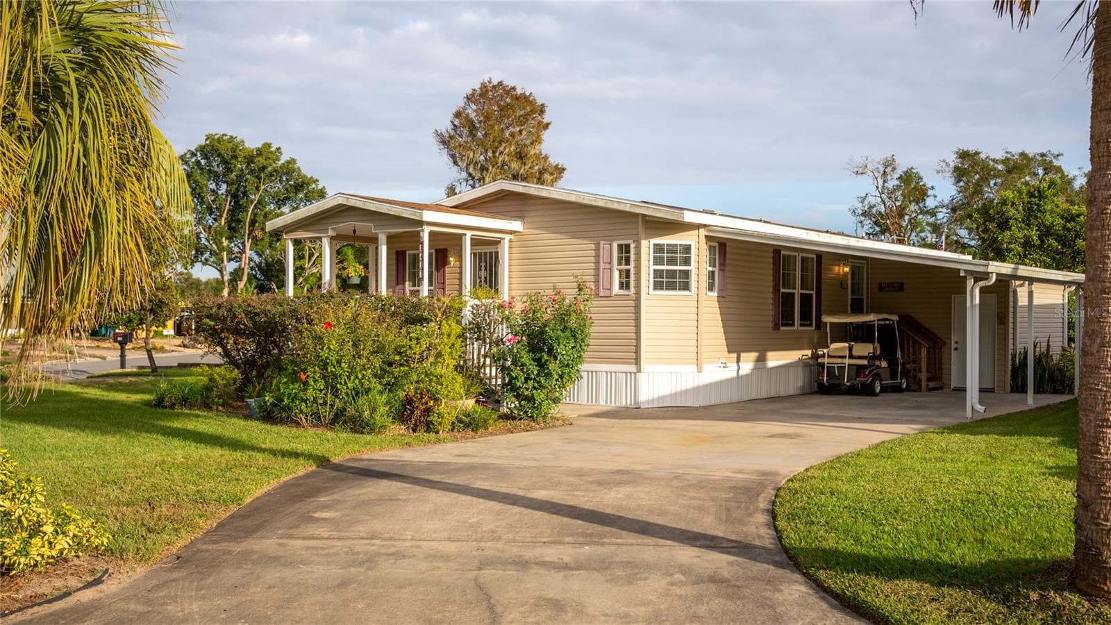 Manufactured Home at 2417 VINDALE RD, TAVARES, photo 2 of 54