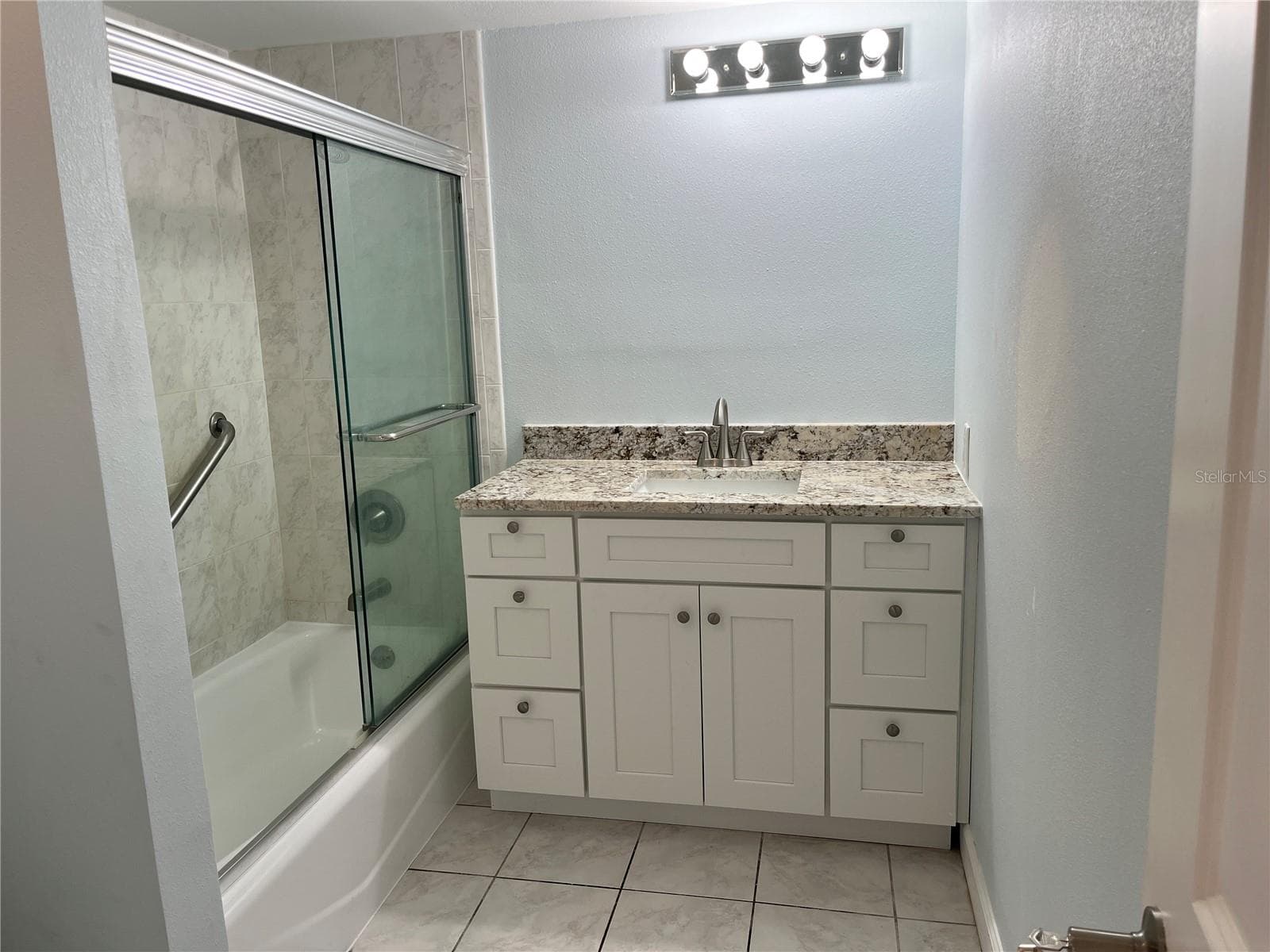 Main Bathroom - 307 LA HACIENDA DR, INDIAN ROCKS BEACH