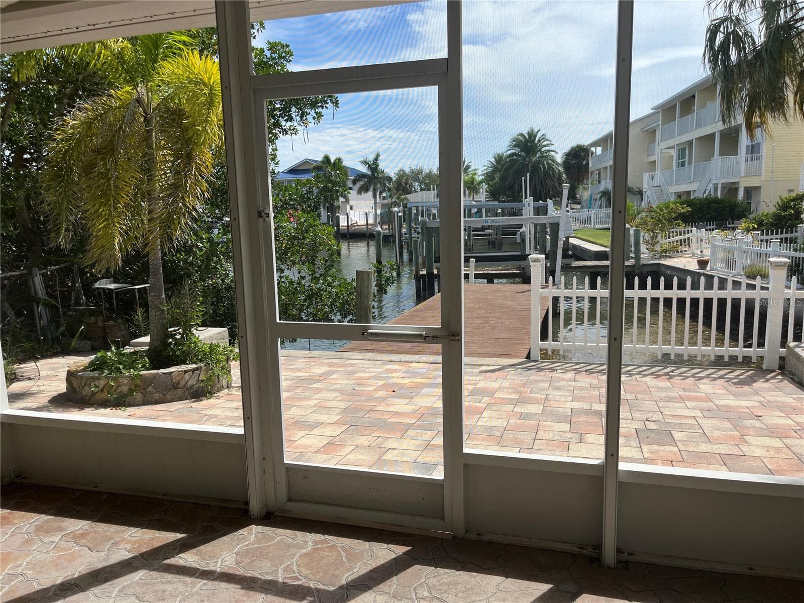 Access to the dock - 307 LA HACIENDA DR, INDIAN ROCKS BEACH