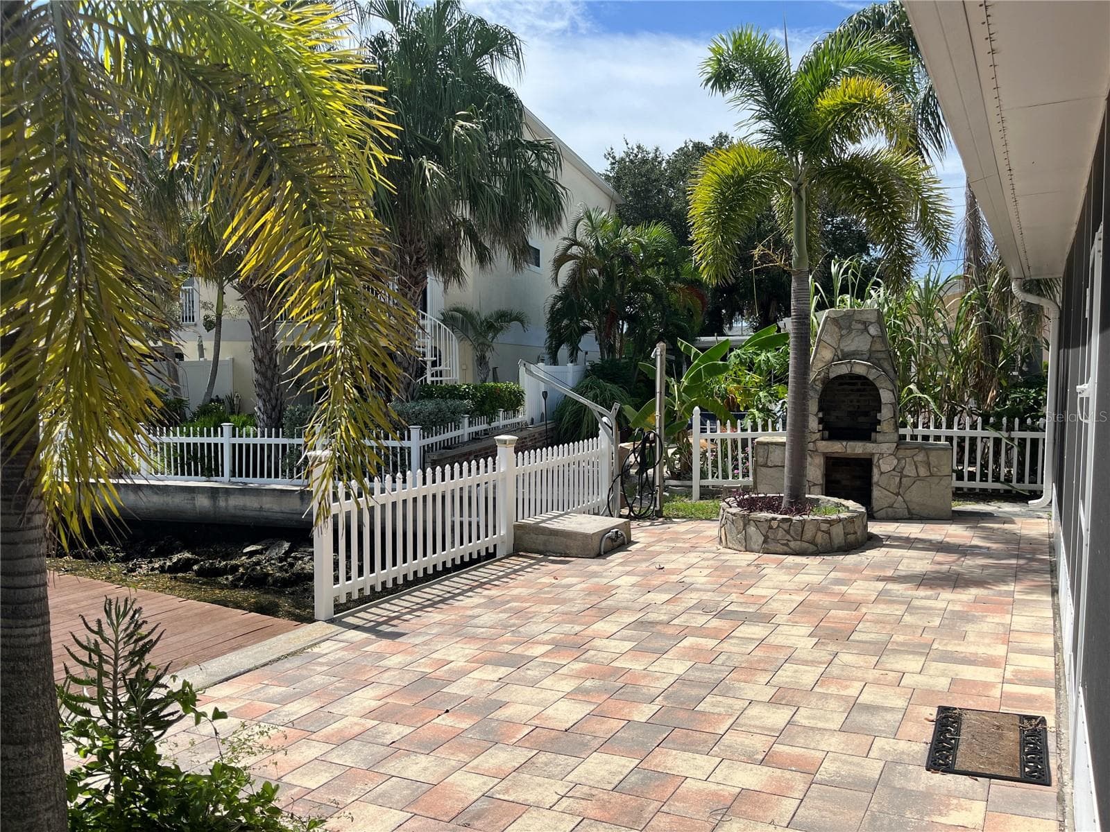 Nice patio are for entertaining - 307 LA HACIENDA DR, INDIAN ROCKS BEACH