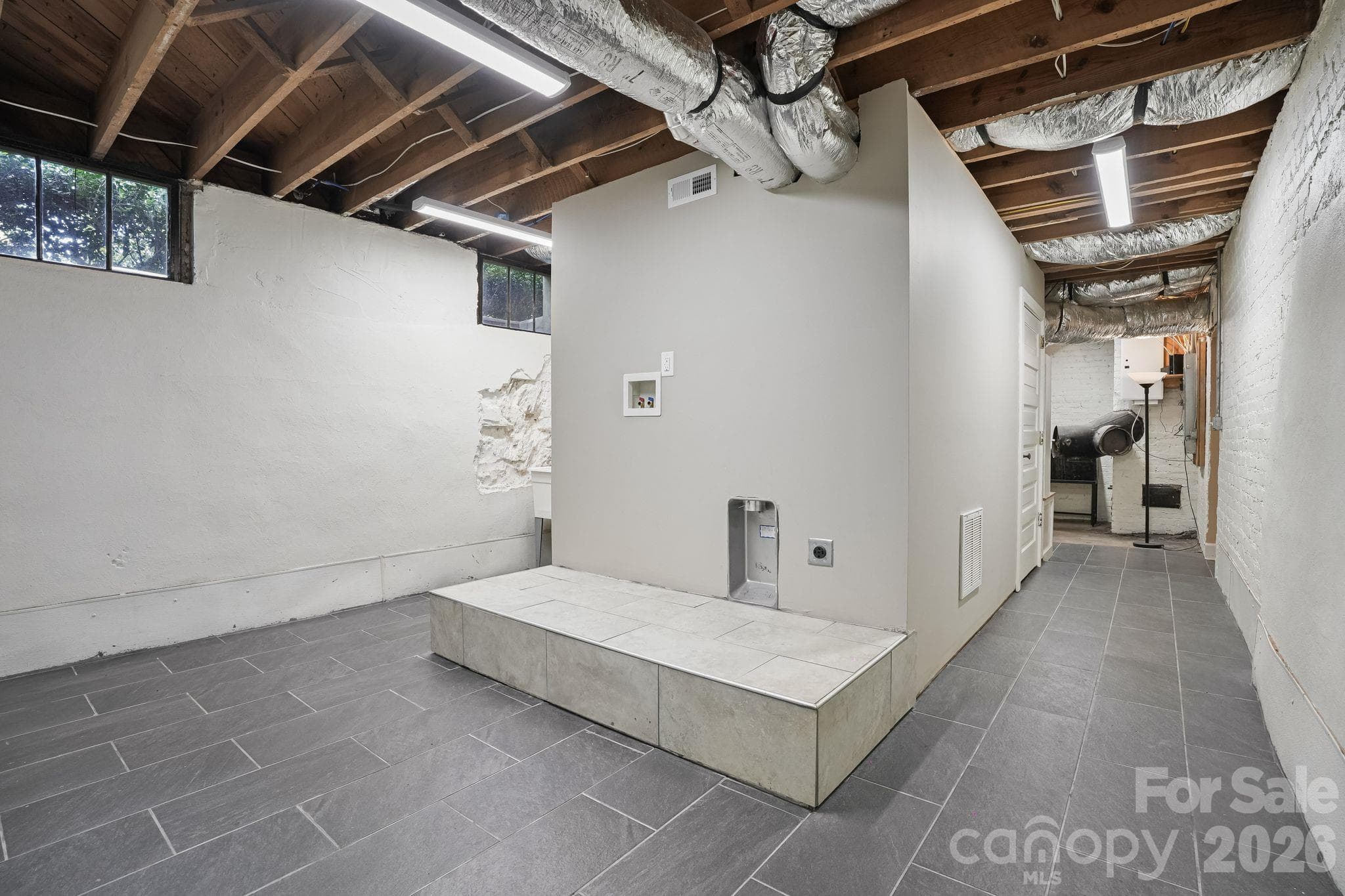 laundry - 1220 N Piedmont Avenue, Kings Mountain