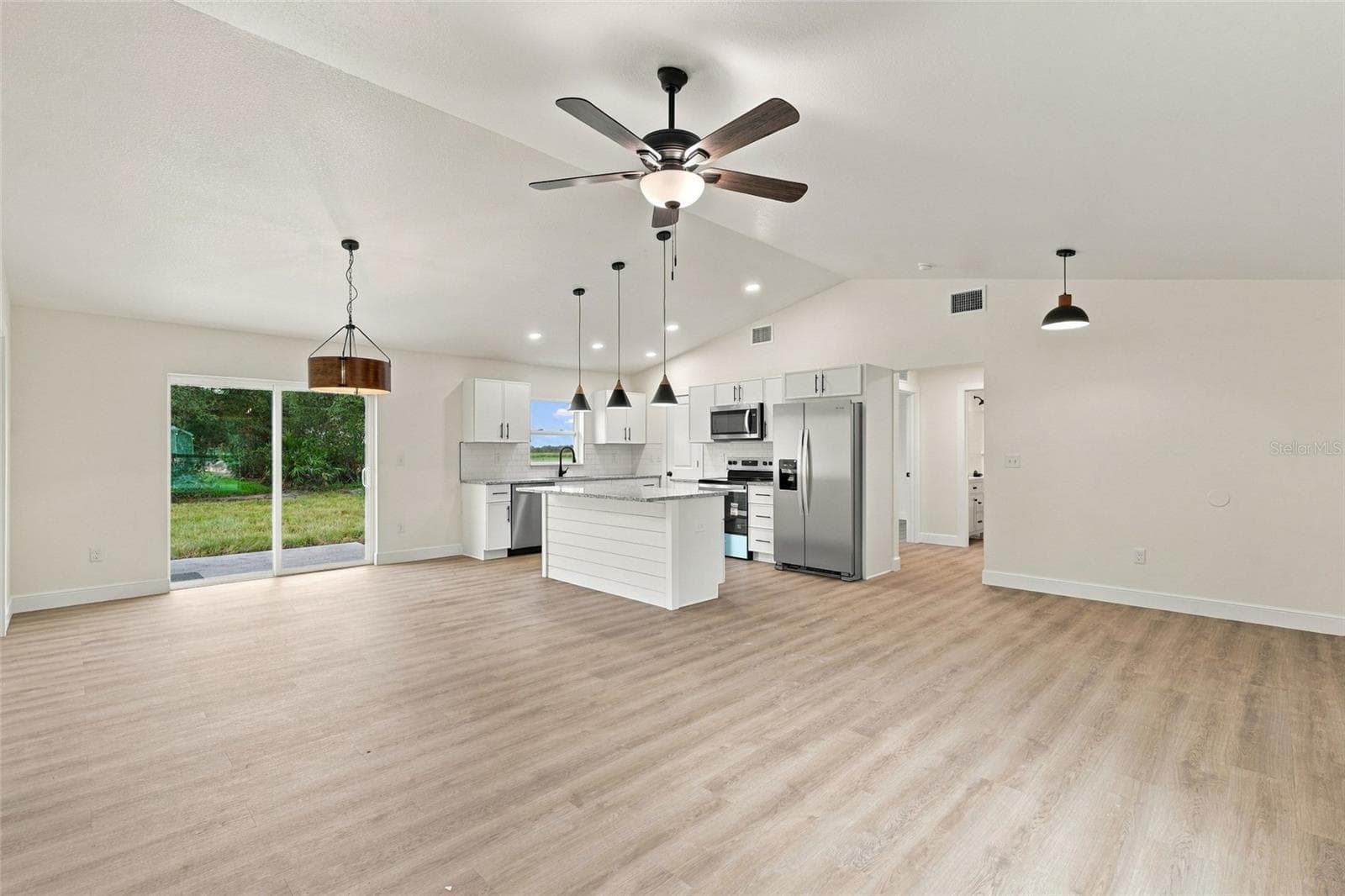 Single Family Residence at 6902 SW SW MIAMI AVE, ARCADIA, photo 2 of 31