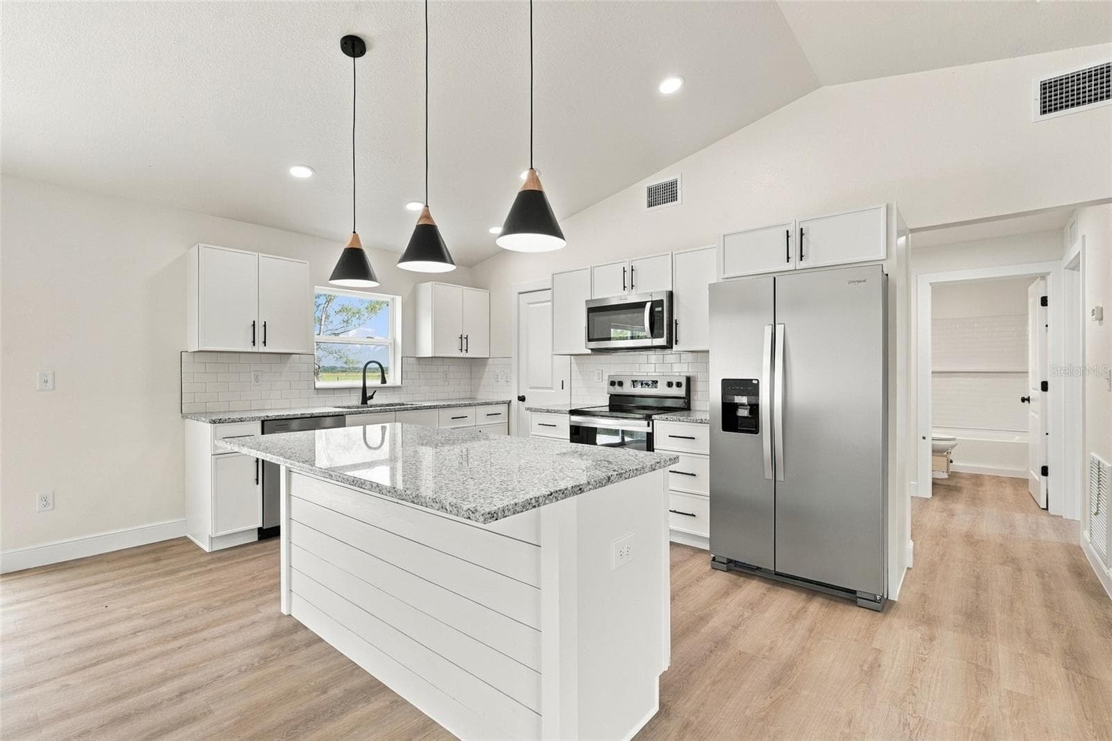 Single Family Residence at 6902 SW SW MIAMI AVE, ARCADIA, photo 4 of 31