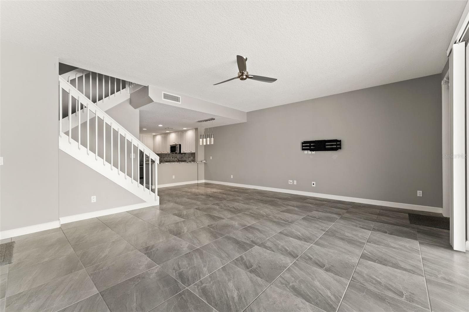 Neutral tones throughout - 5389 CAMBIAGO ST, SARASOTA