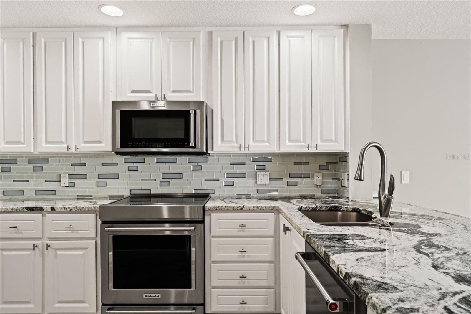 Kitchen Aid appliances - 5389 CAMBIAGO ST, SARASOTA