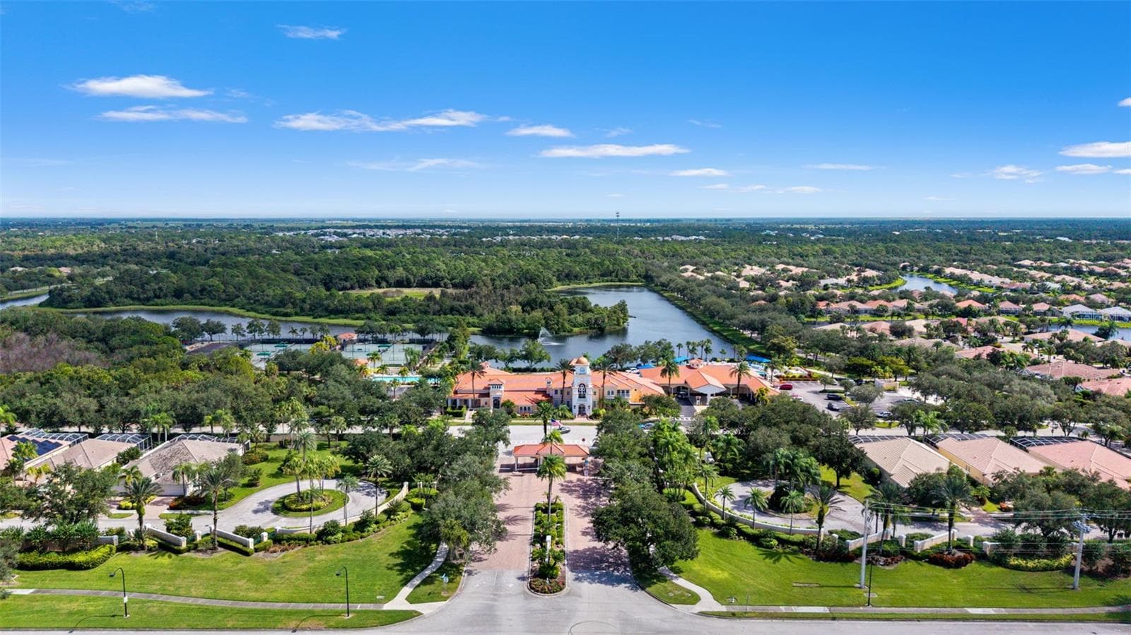 Community entry - 5389 CAMBIAGO ST, SARASOTA