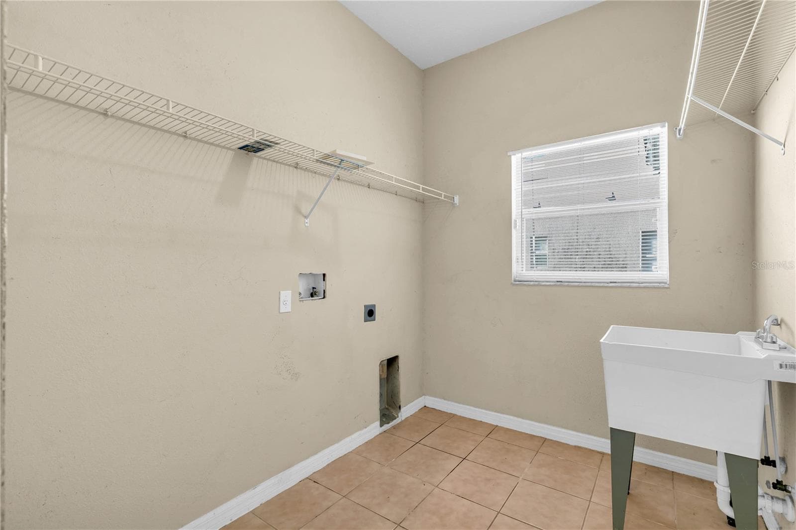 Single Family Residence at 3575 SOMERSET CIR, KISSIMMEE, photo 10 of 23