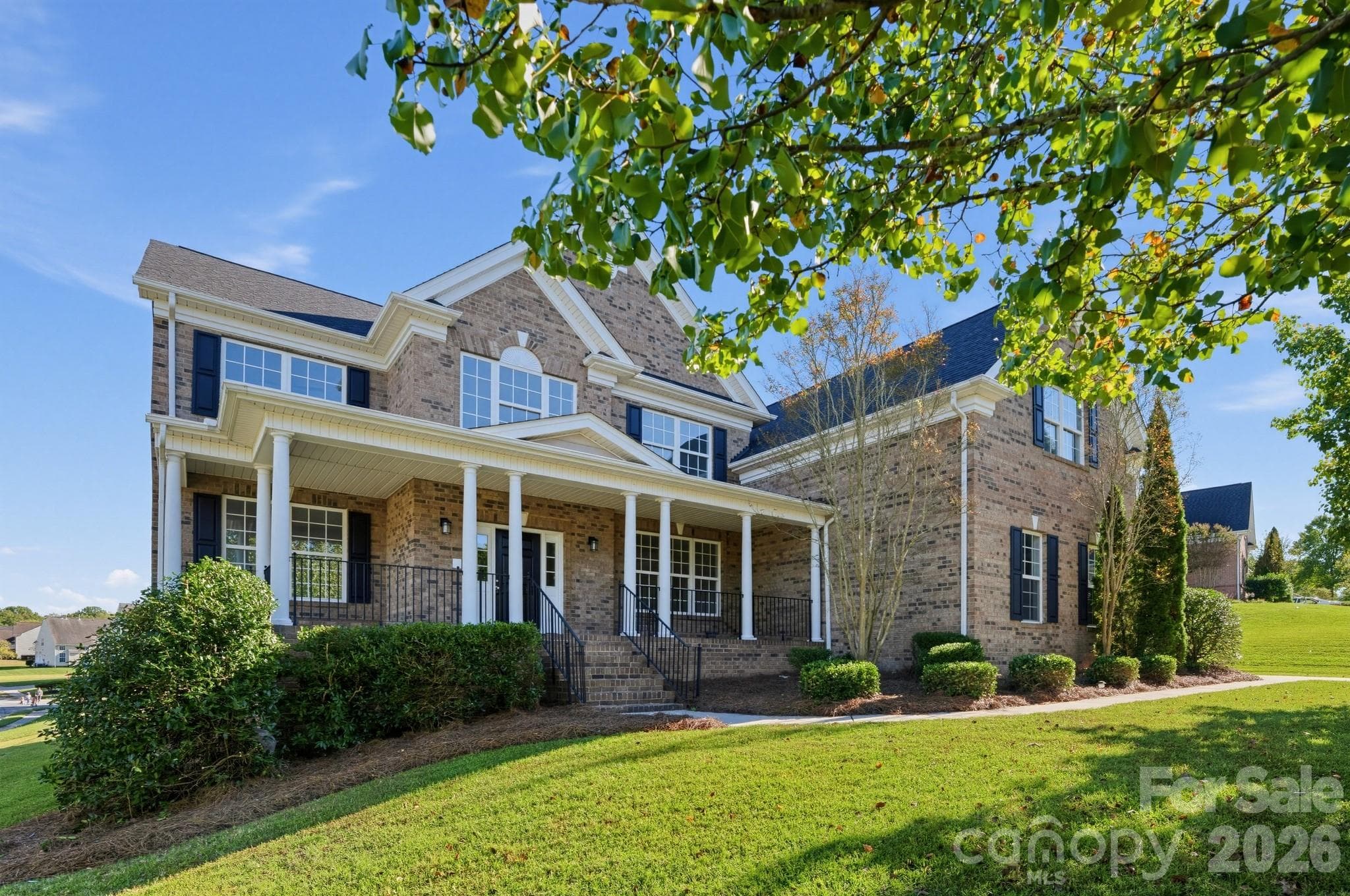 Single Family Residence at 7703 Pleasant Valley Drive, Harris, photo 2 of 30