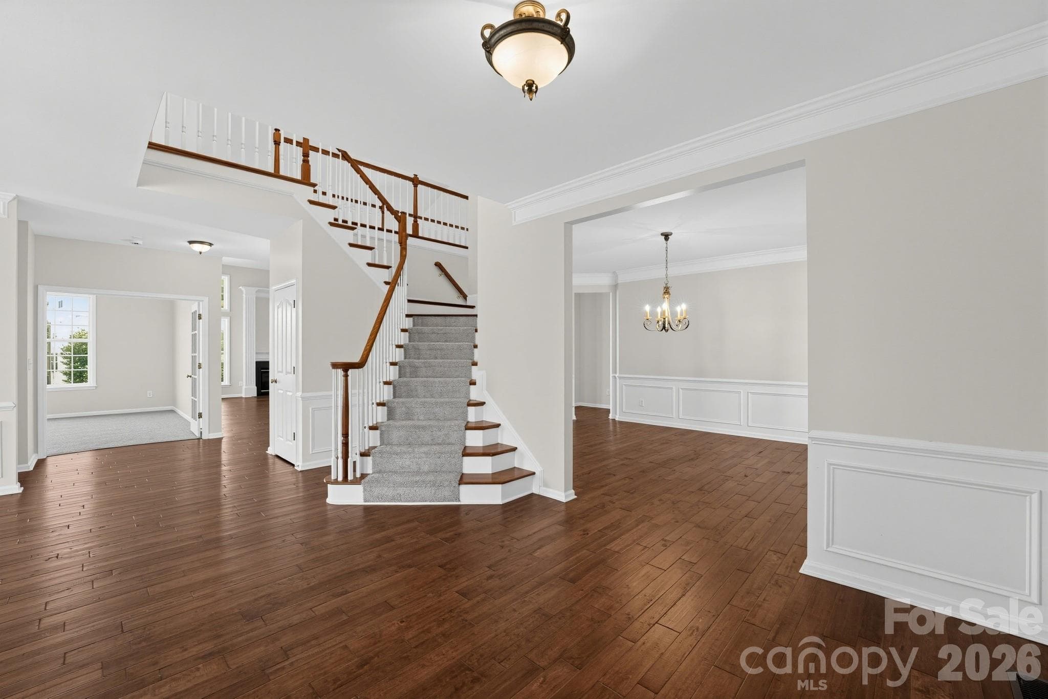 Single Family Residence at 7703 Pleasant Valley Drive, Harris, photo 3 of 30
