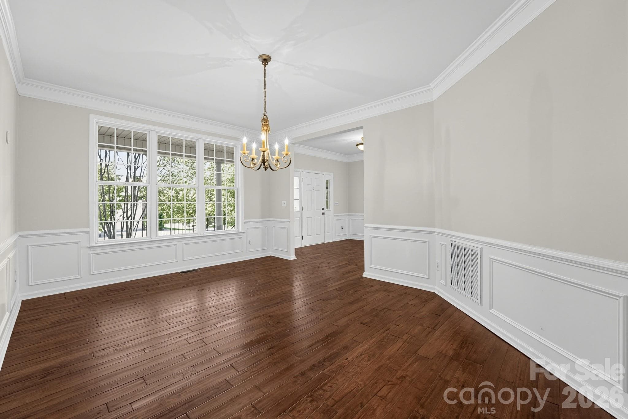 Single Family Residence at 7703 Pleasant Valley Drive, Harris, photo 4 of 30
