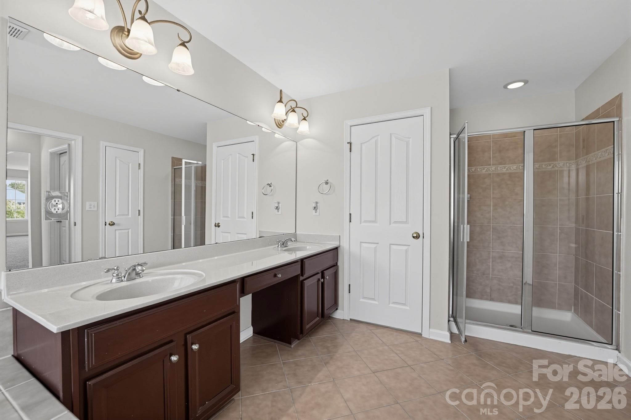 Single Family Residence at 7703 Pleasant Valley Drive, Harris, photo 17 of 30