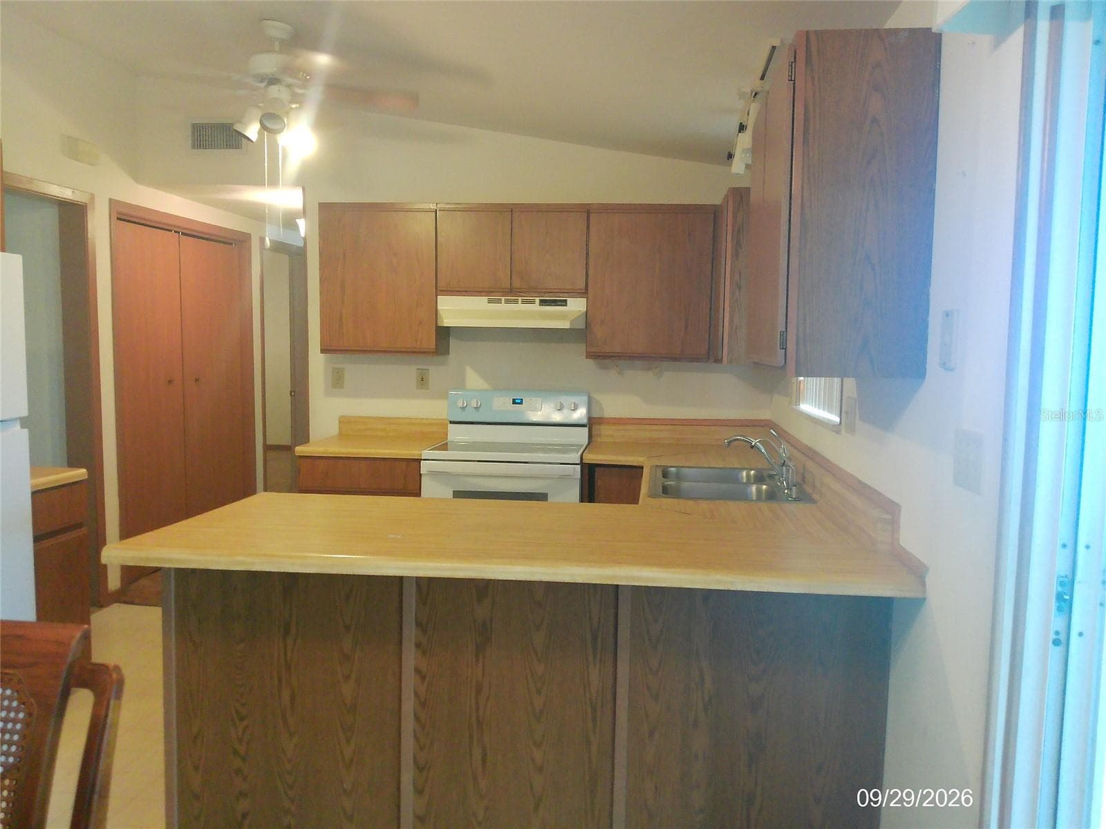 Manufactured Home at 2169 LOIS BLVD, LAKE ALFRED, photo 6 of 37