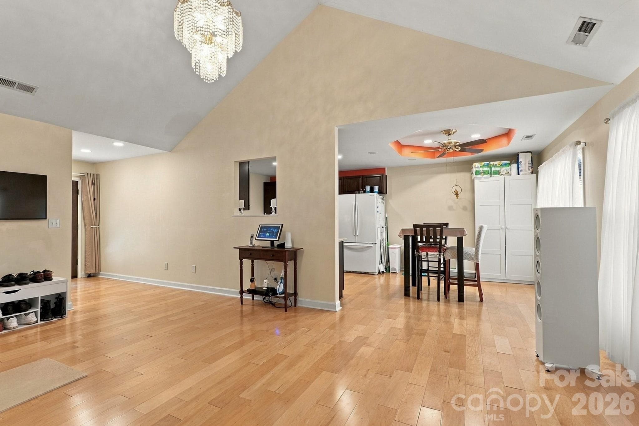 Single Family Residence at 7917 Pebbleridge Drive, Charlotte, photo 8 of 37