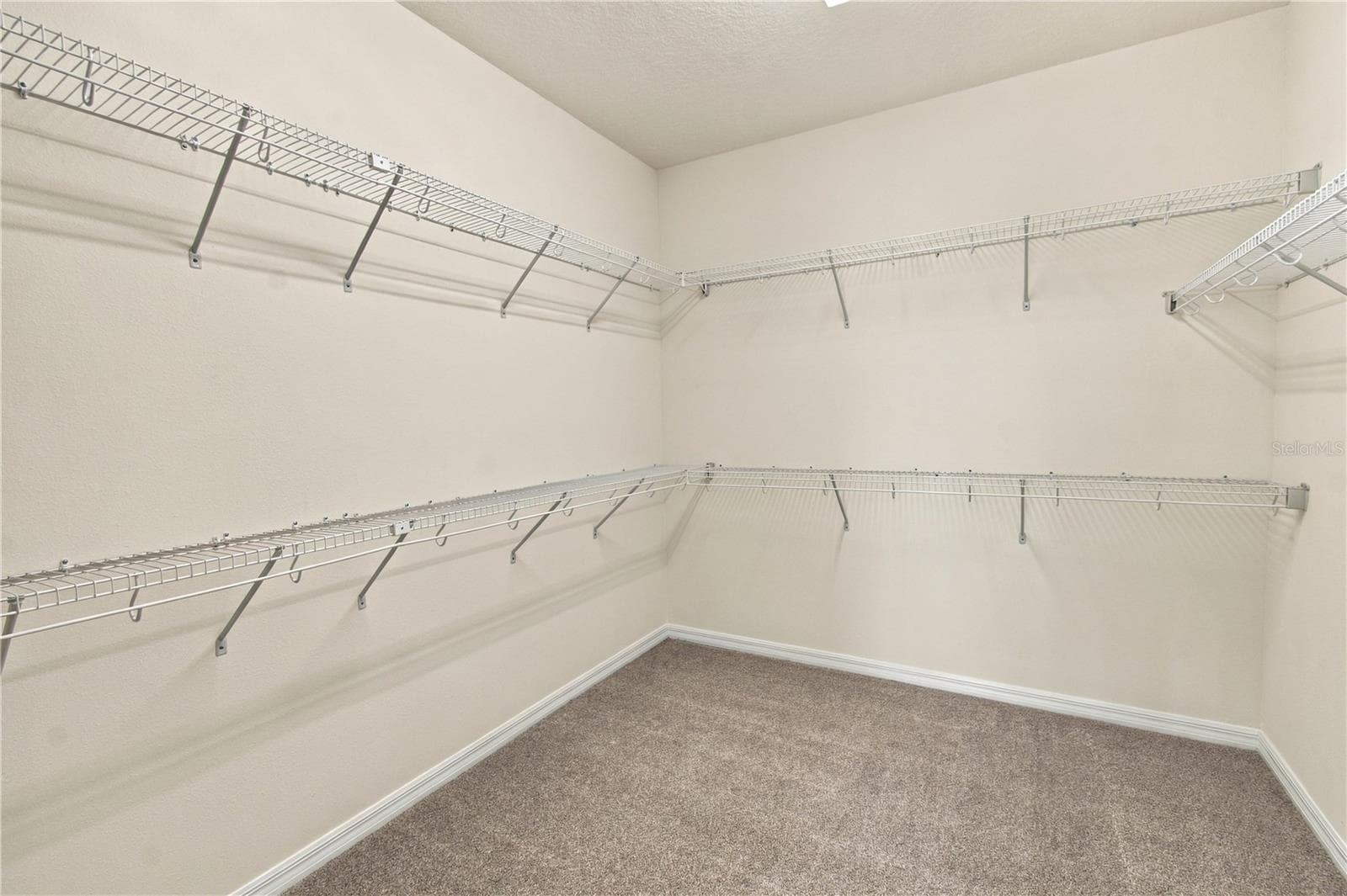 Owner's Closet - 3226 VOYAGER AVE, ST CLOUD