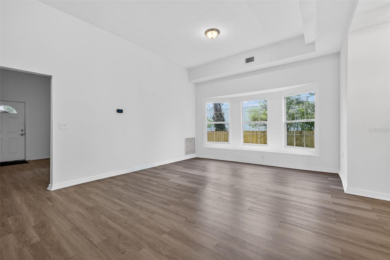 Single Family Residence at 105 W COLUMBUS DR, TAMPA, photo 5 of 23