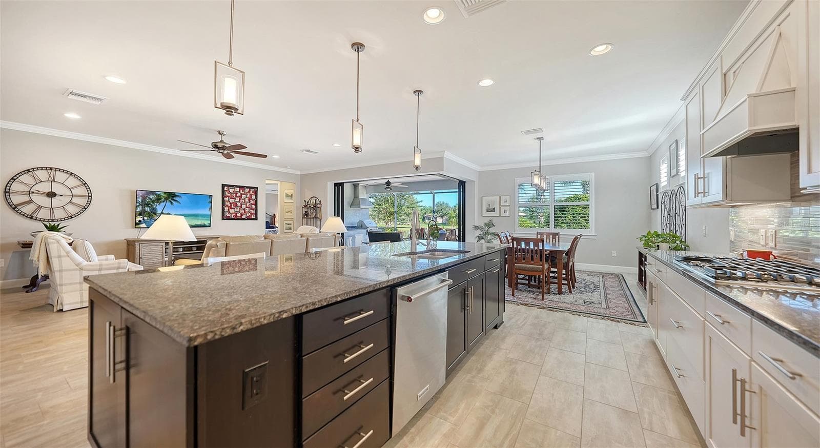 Single Family Residence at 16925 PELHAM PL, BRADENTON, photo 9 of 57