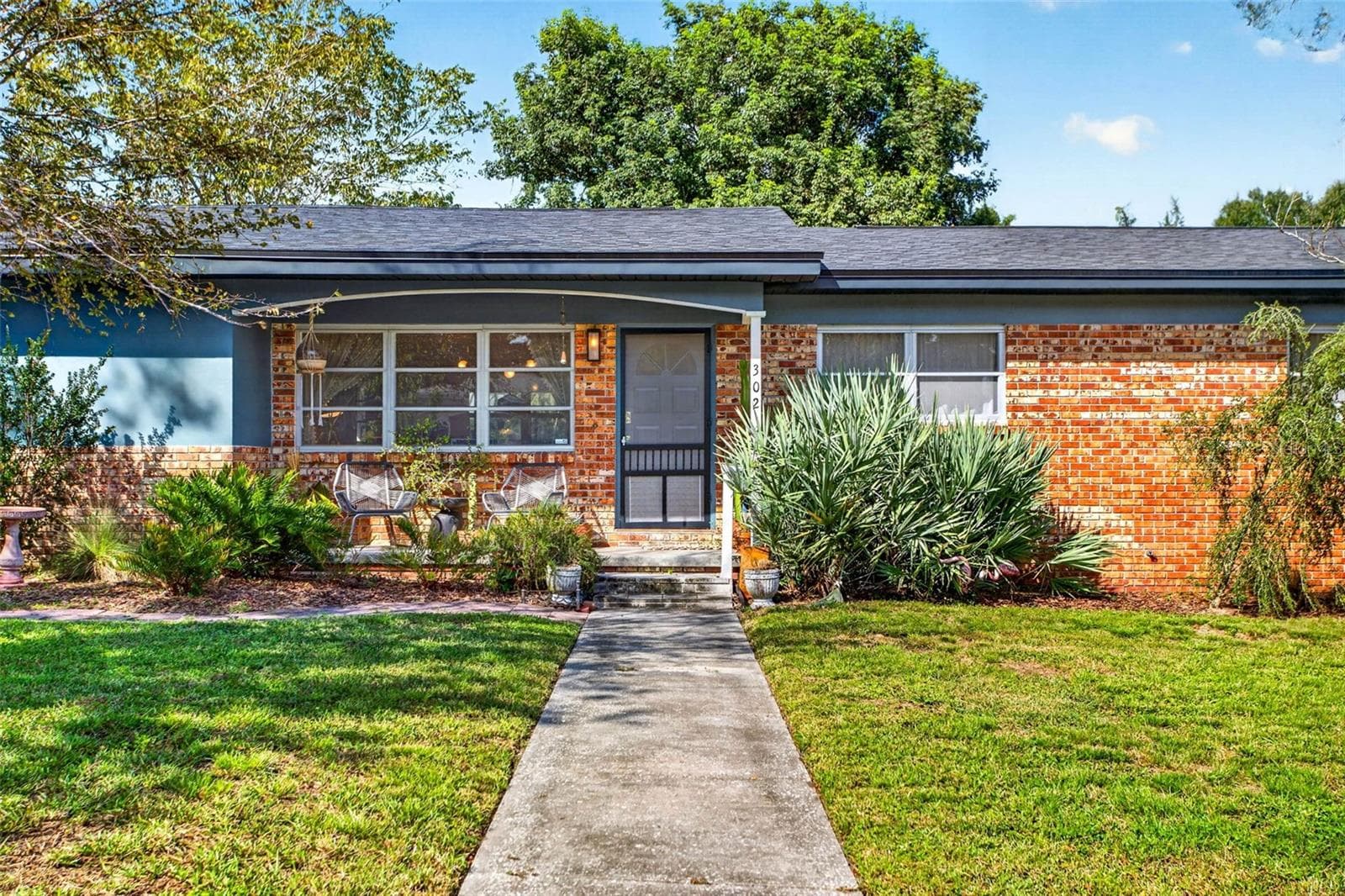 Single Family Residence at 302 PARK RIDGE AVE, TEMPLE TERRACE, photo 4 of 93