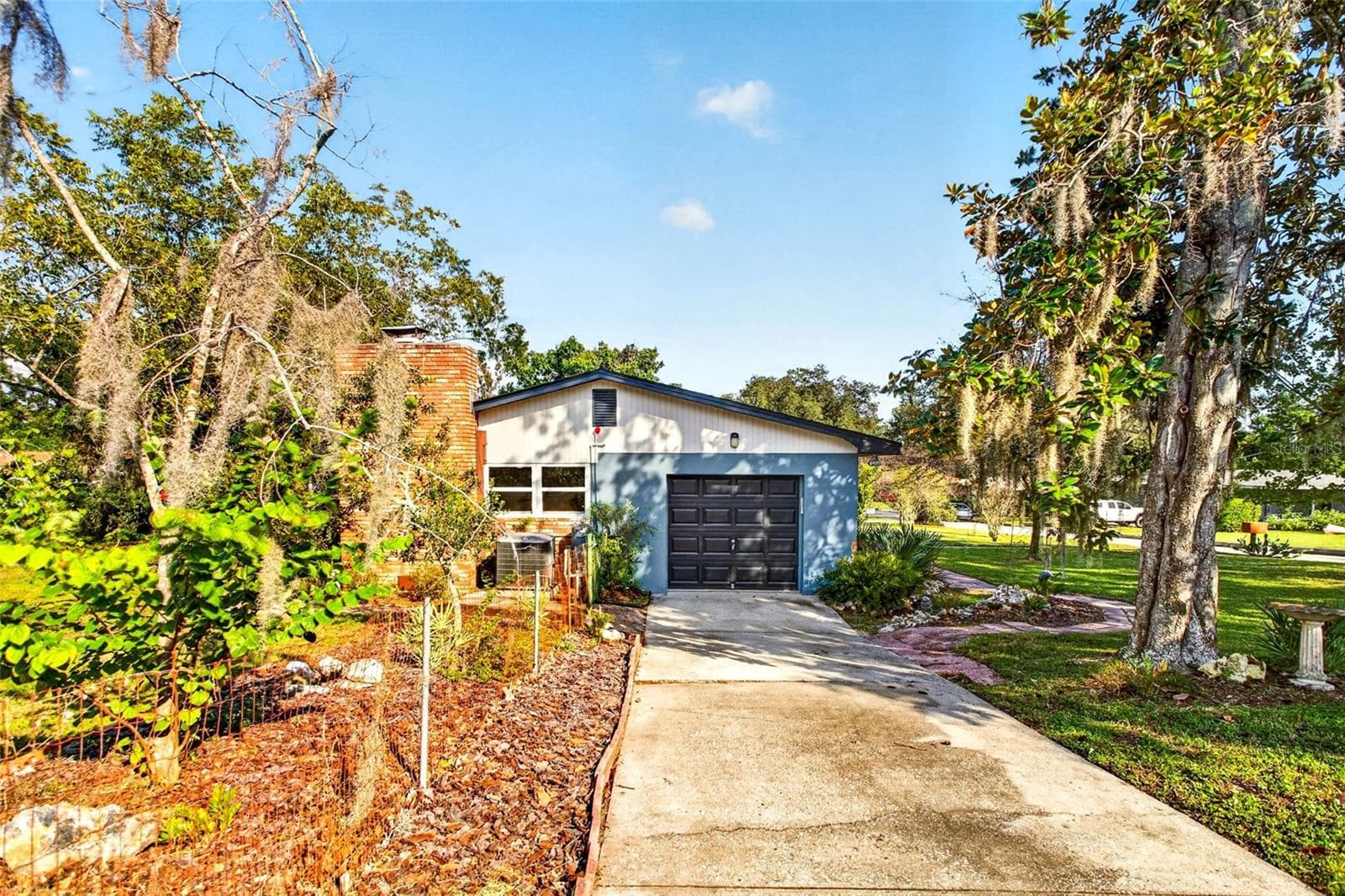 Single Family Residence at 302 PARK RIDGE AVE, TEMPLE TERRACE, photo 9 of 93