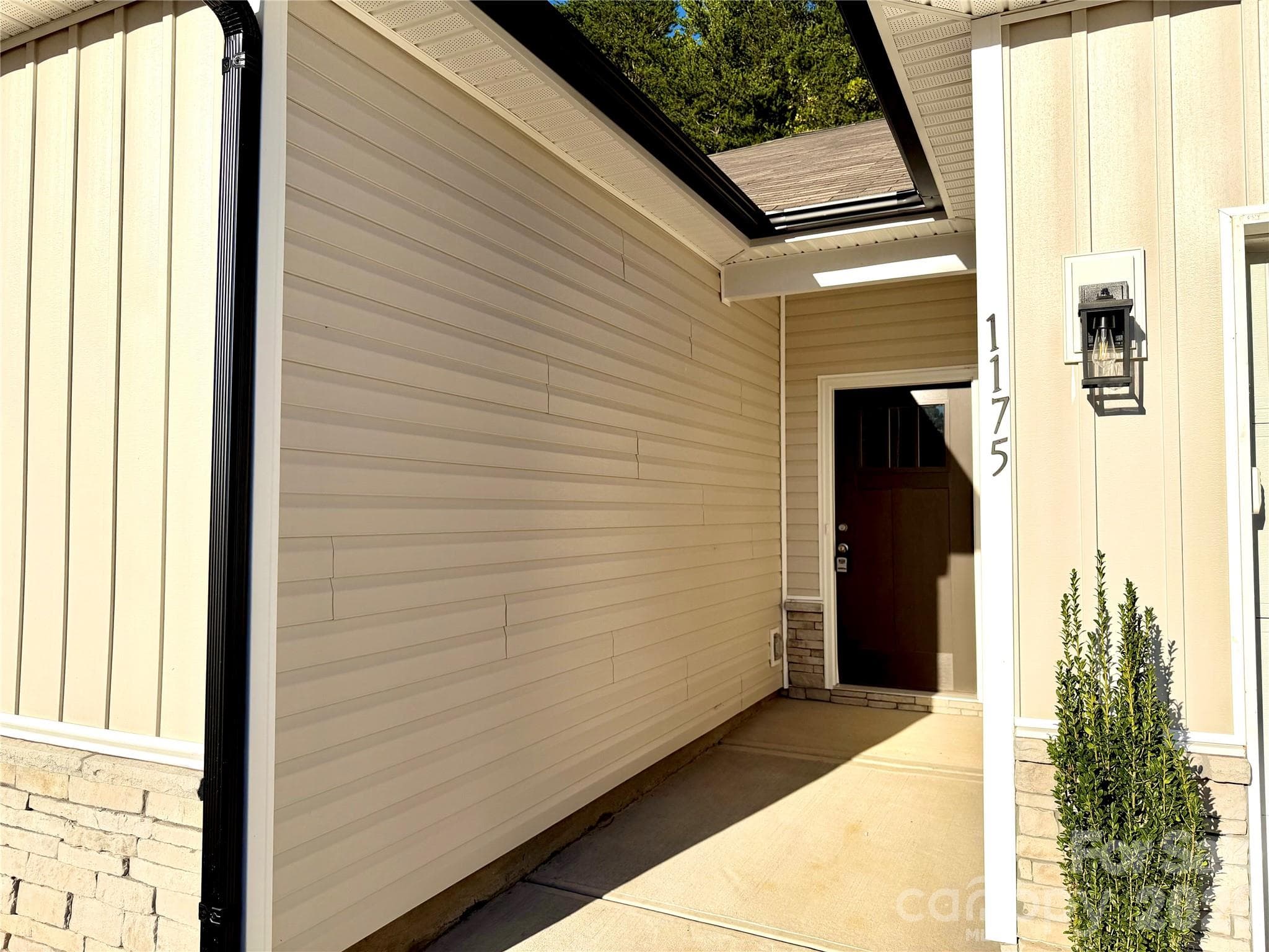 Single Family Residence at 1175 Stoneglen Drive, Granite Quarry, photo 5 of 22