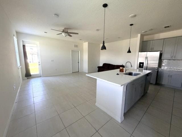 Townhouse at 4371 CREEK COVE LN, KISSIMMEE, photo 3 of 14