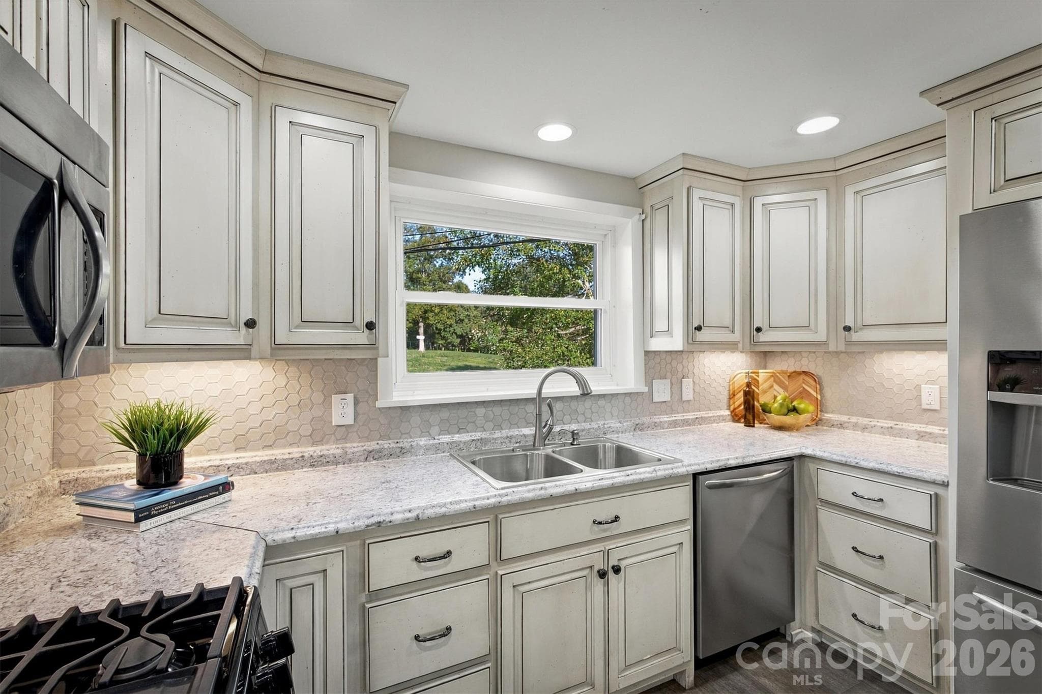 Single Family Residence at 4820 16th Street Drive NE, Hickory, photo 3 of 34