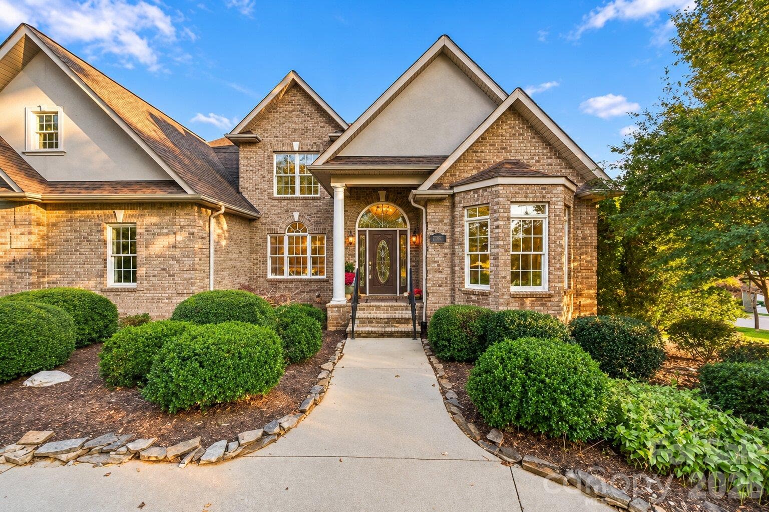 Single Family Residence at 2301 Willow Creek Drive, Newton, photo 3 of 48