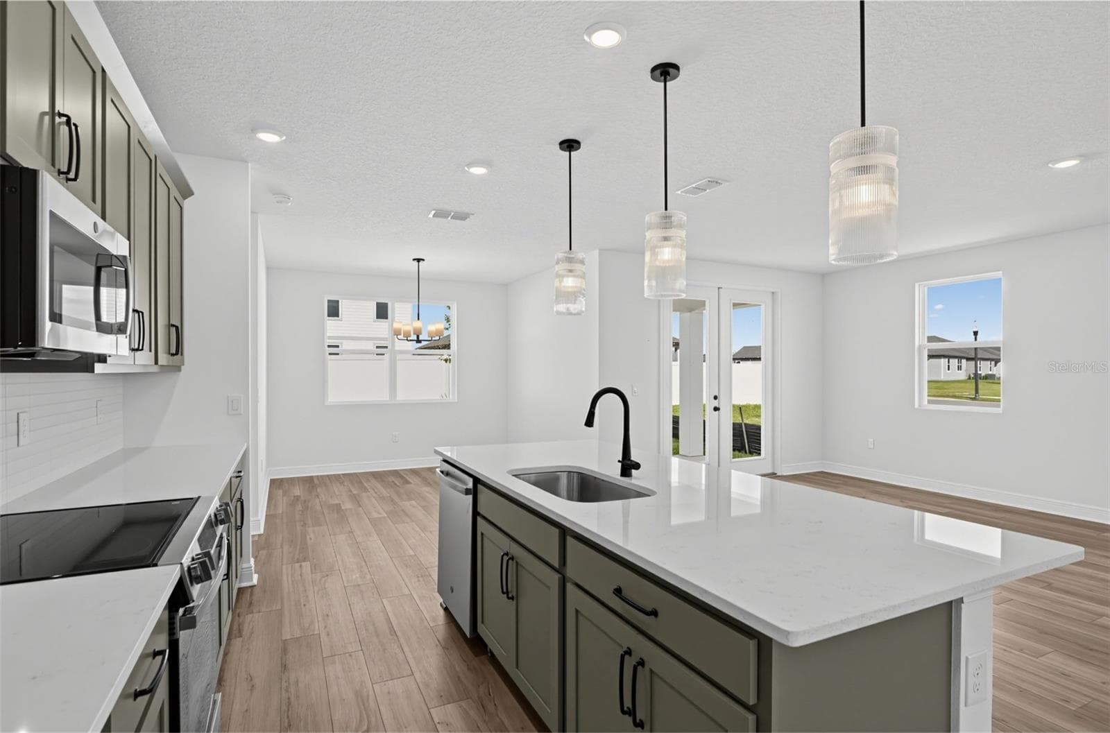 Single Family Residence at 30139 EMERALD FOREST DR, MOUNT DORA, photo 9 of 26