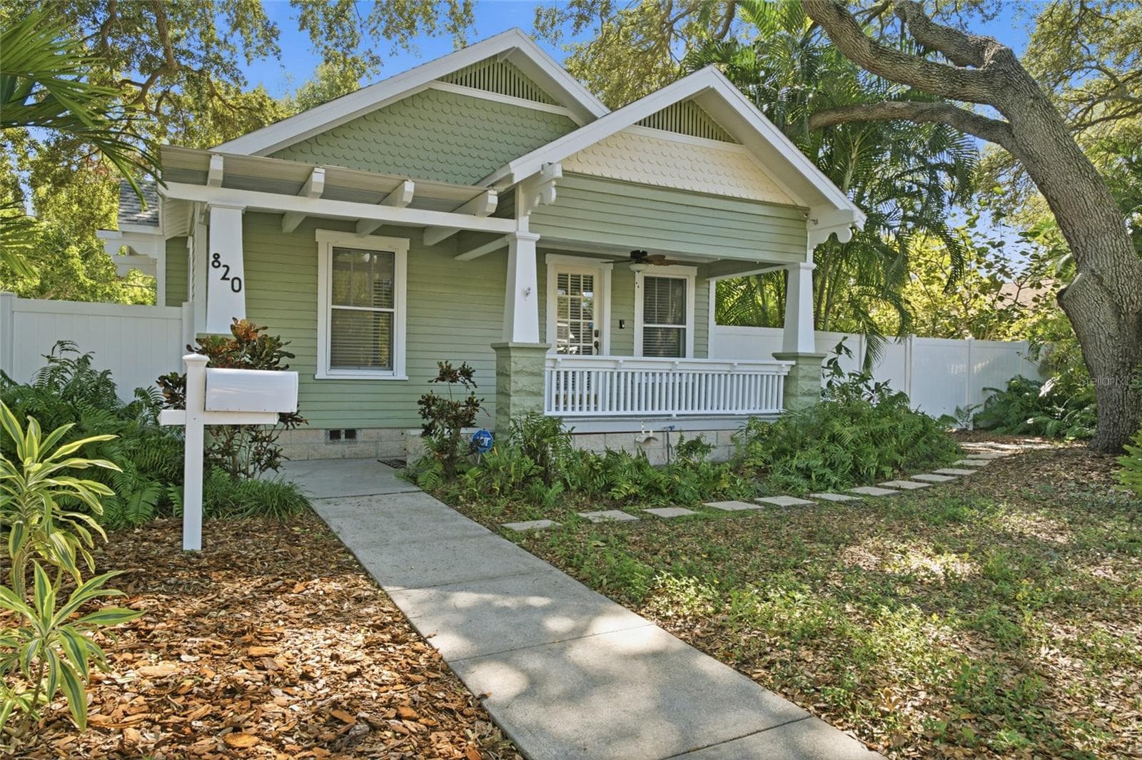 Single Family Residence at 820 9TH AVE S, ST PETERSBURG, photo 4 of 50