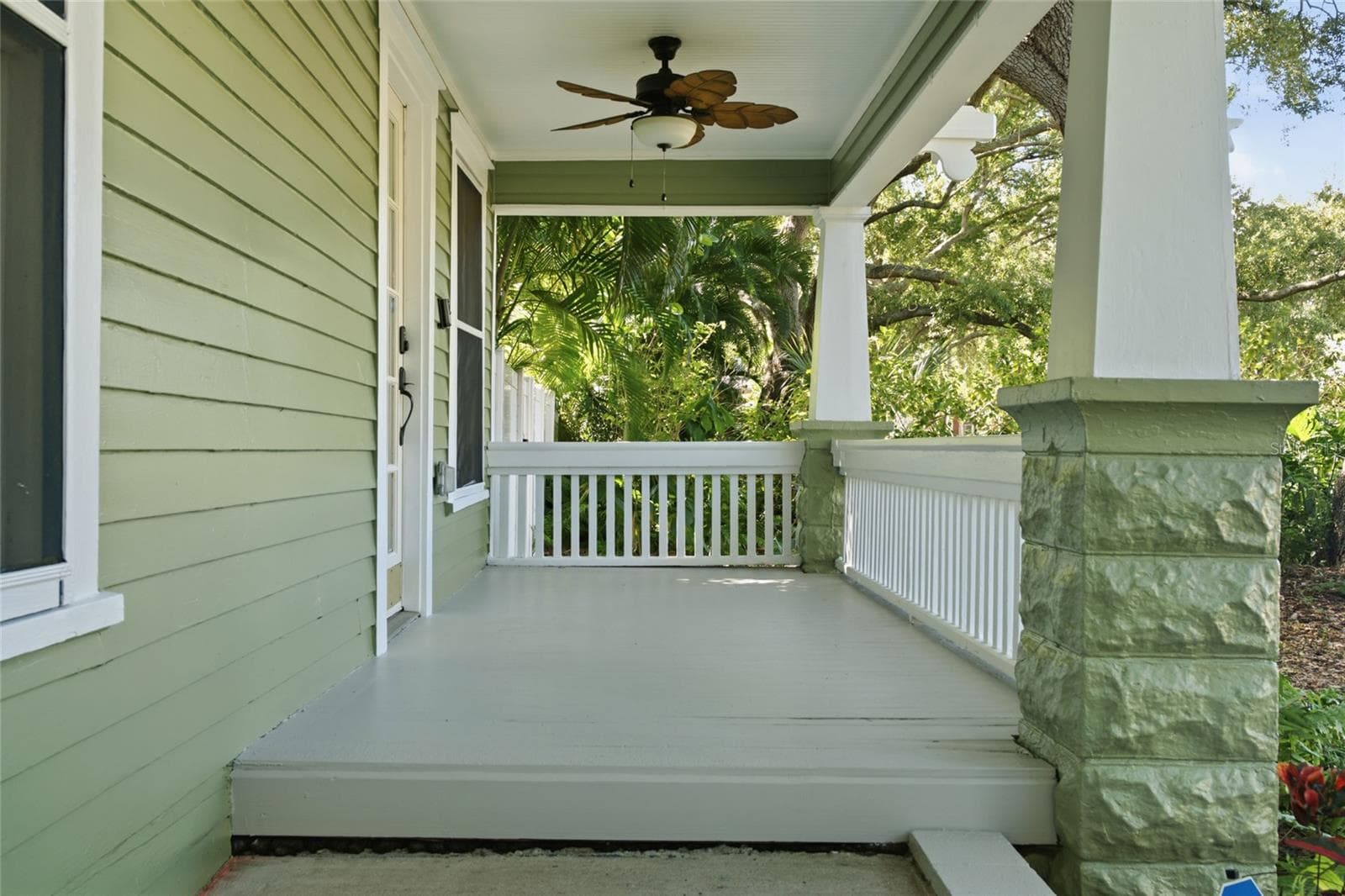 Single Family Residence at 820 9TH AVE S, ST PETERSBURG, photo 5 of 50