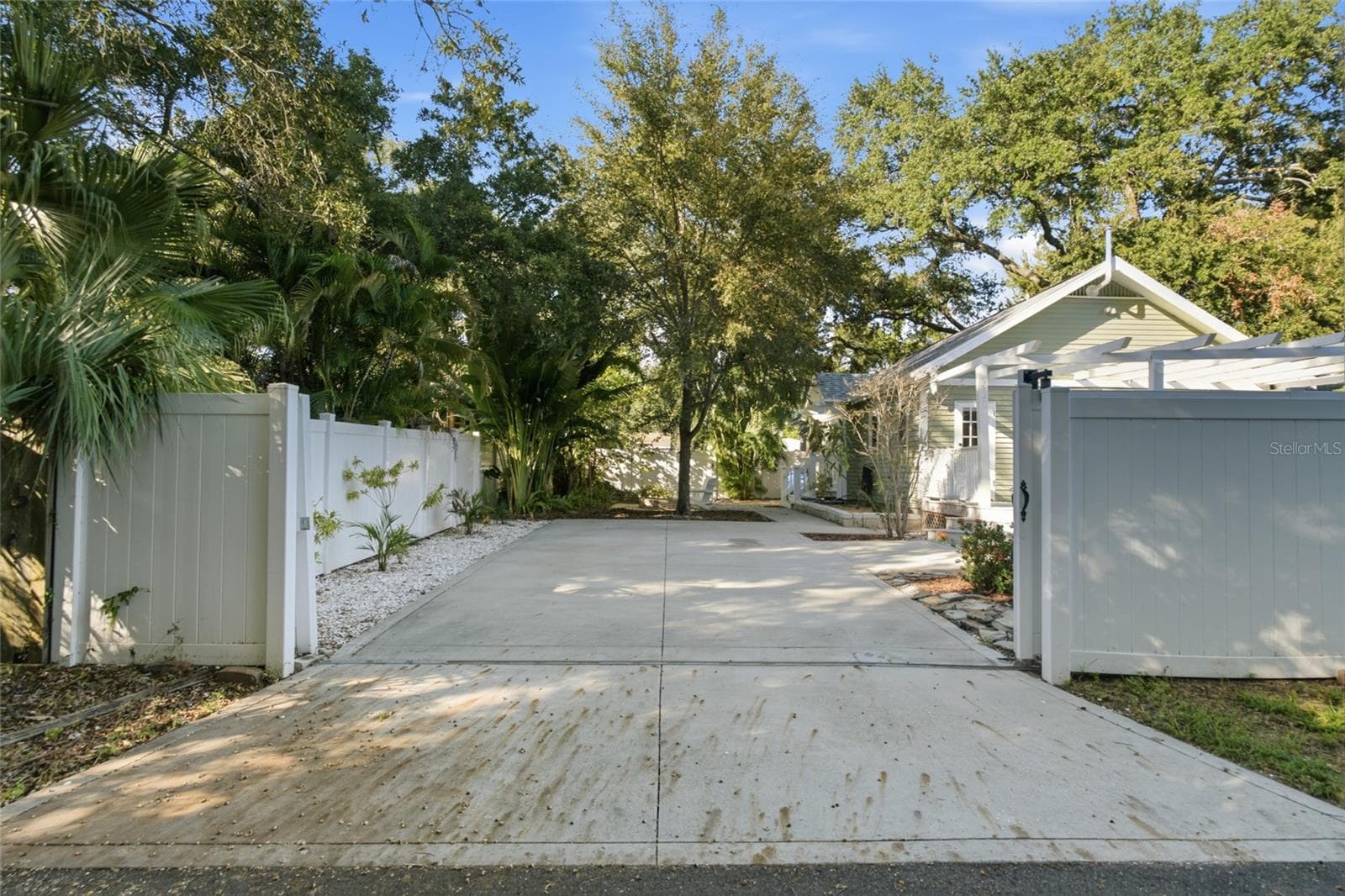 Single Family Residence at 820 9TH AVE S, ST PETERSBURG, photo 35 of 50