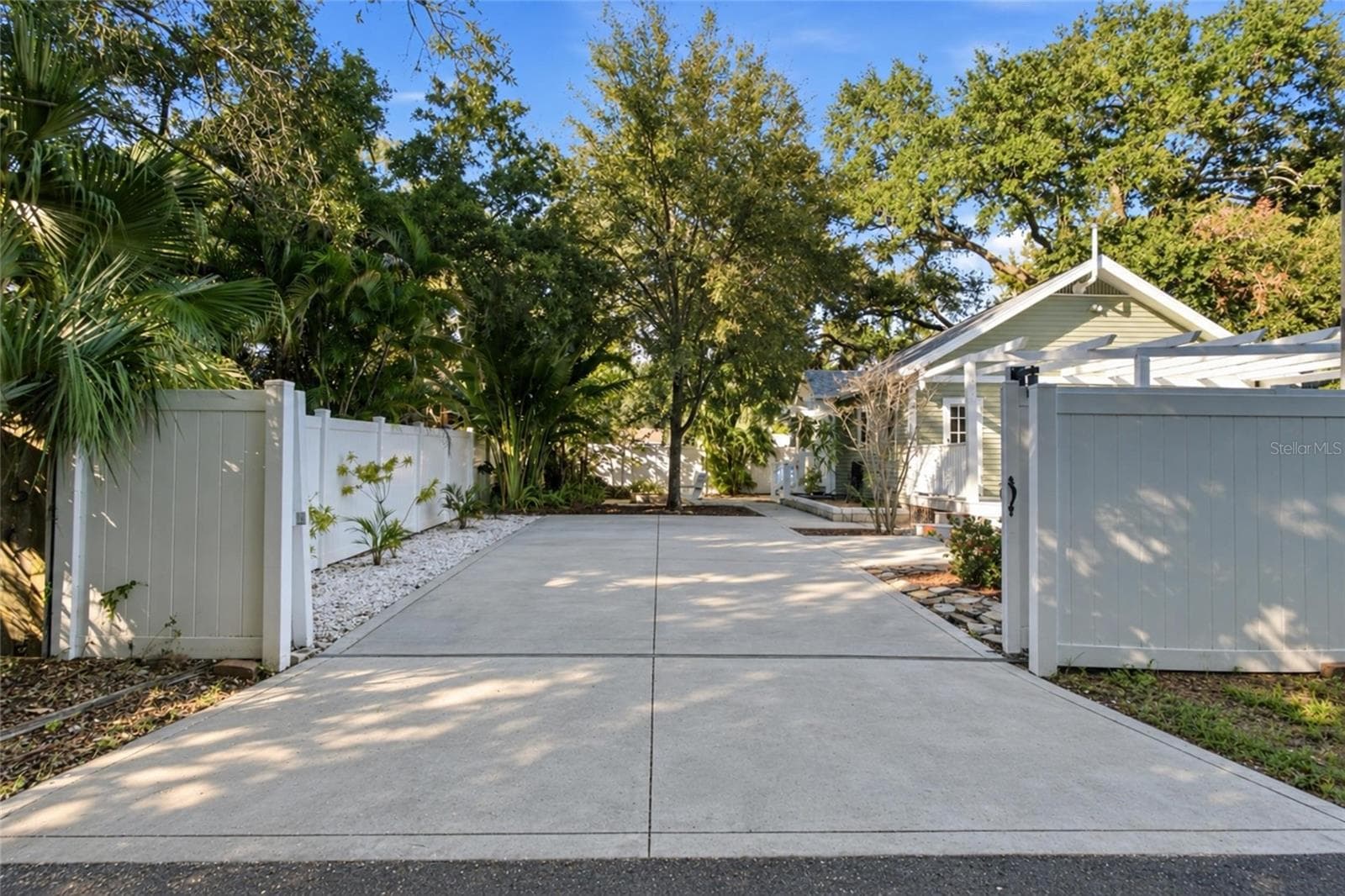 Single Family Residence at 820 9TH AVE S, ST PETERSBURG, photo 36 of 50
