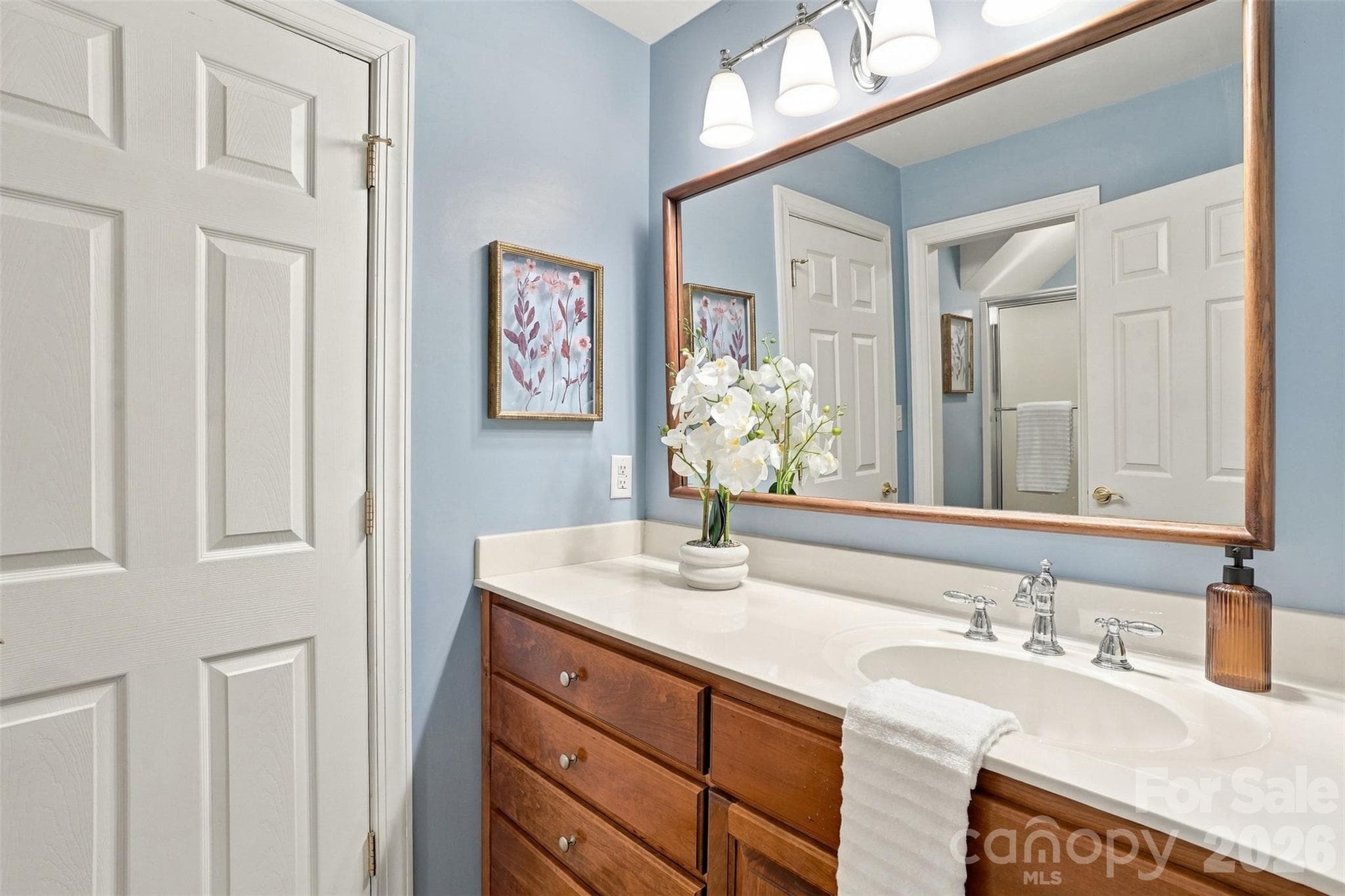 Bedroom 3 en suite with access from the hallway - 380 Laurel Hill Road, Indian Land