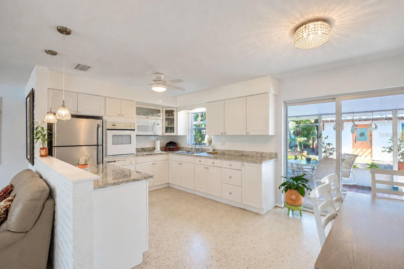 Single Family Residence at 3219 46TH ST N, ST PETERSBURG, photo 13 of 92