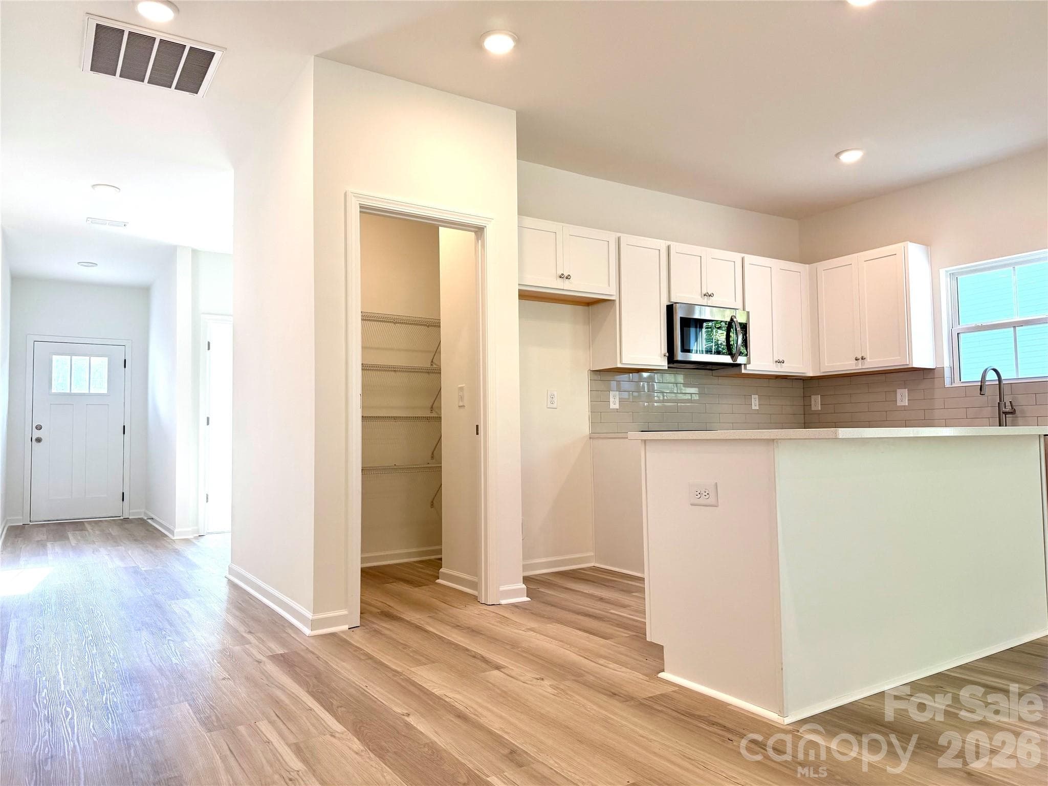 Single Family Residence at 1145 Stoneglen Drive, Granite Quarry, photo 4 of 13