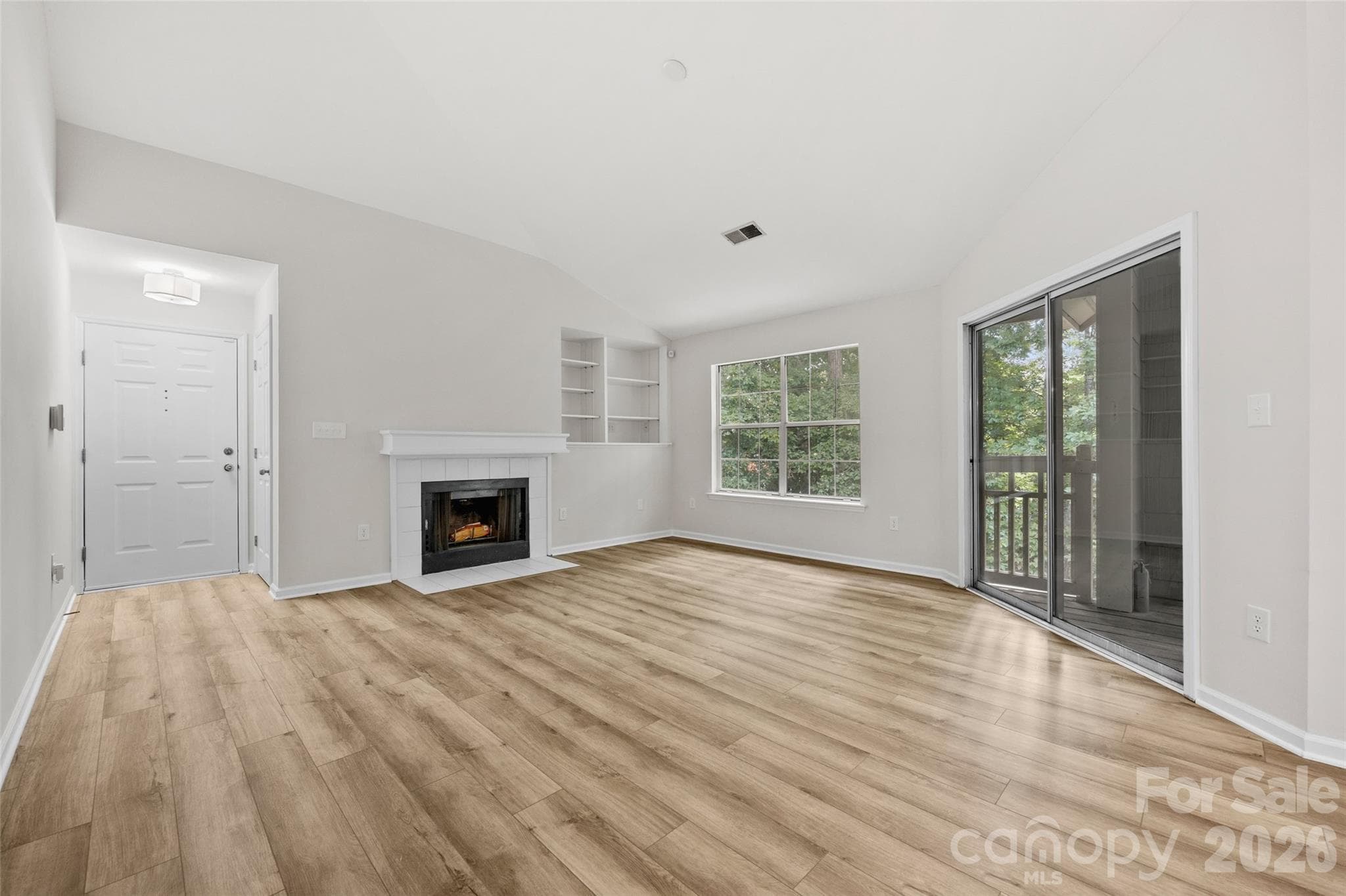 Condominium at 5013 Sharon Road, Charlotte, photo 6 of 37