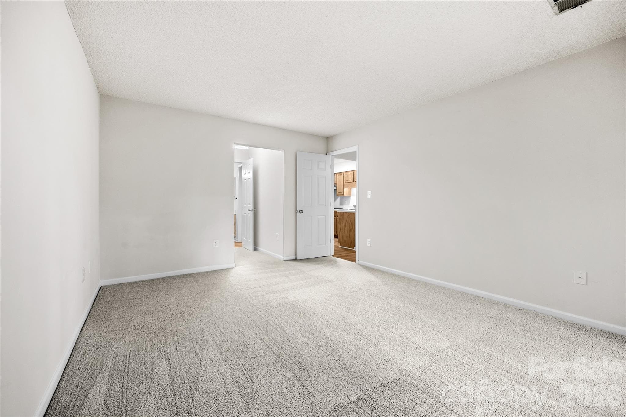 Condominium at 5013 Sharon Road, Charlotte, photo 22 of 37