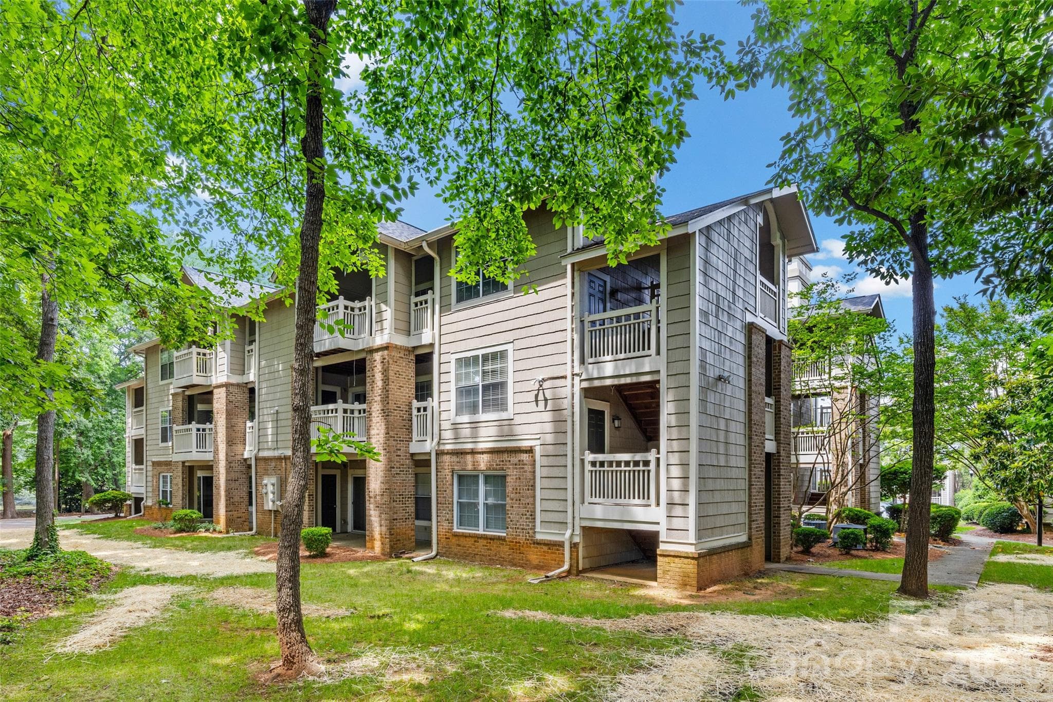 Condominium at 5013 Sharon Road, Charlotte, photo 28 of 37