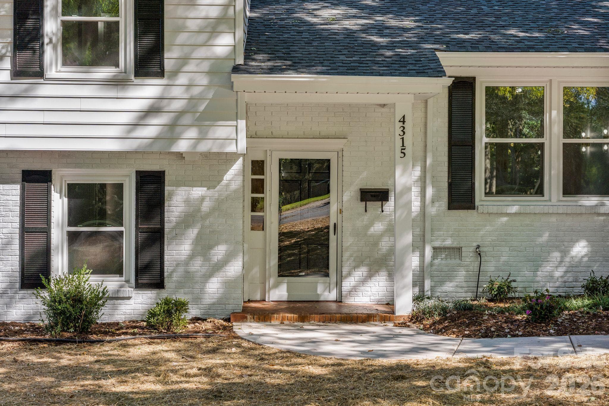 Single Family Residence at 4315 Chandworth Road, Charlotte, photo 7 of 48