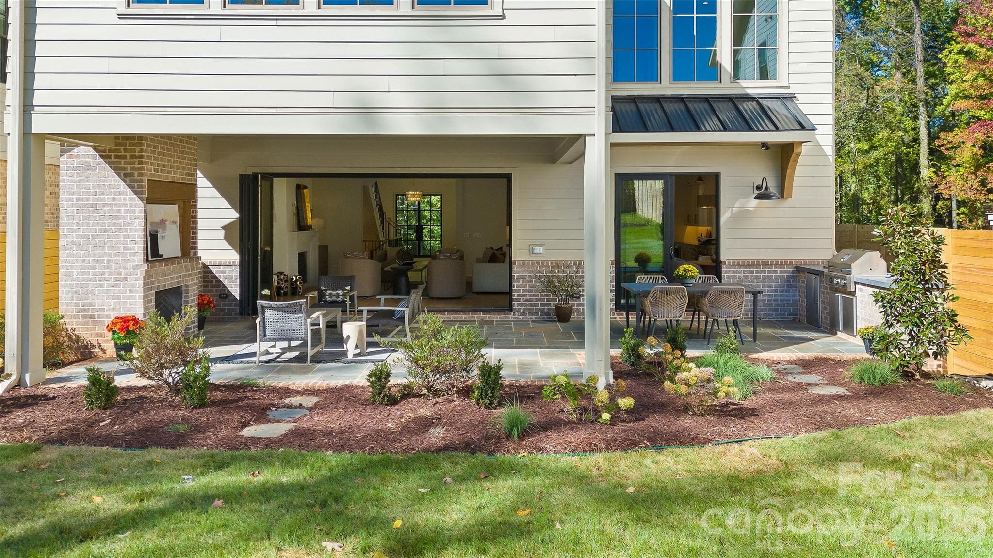 Single Family Residence at 630 Ashworth Road, Charlotte, photo 12 of 45