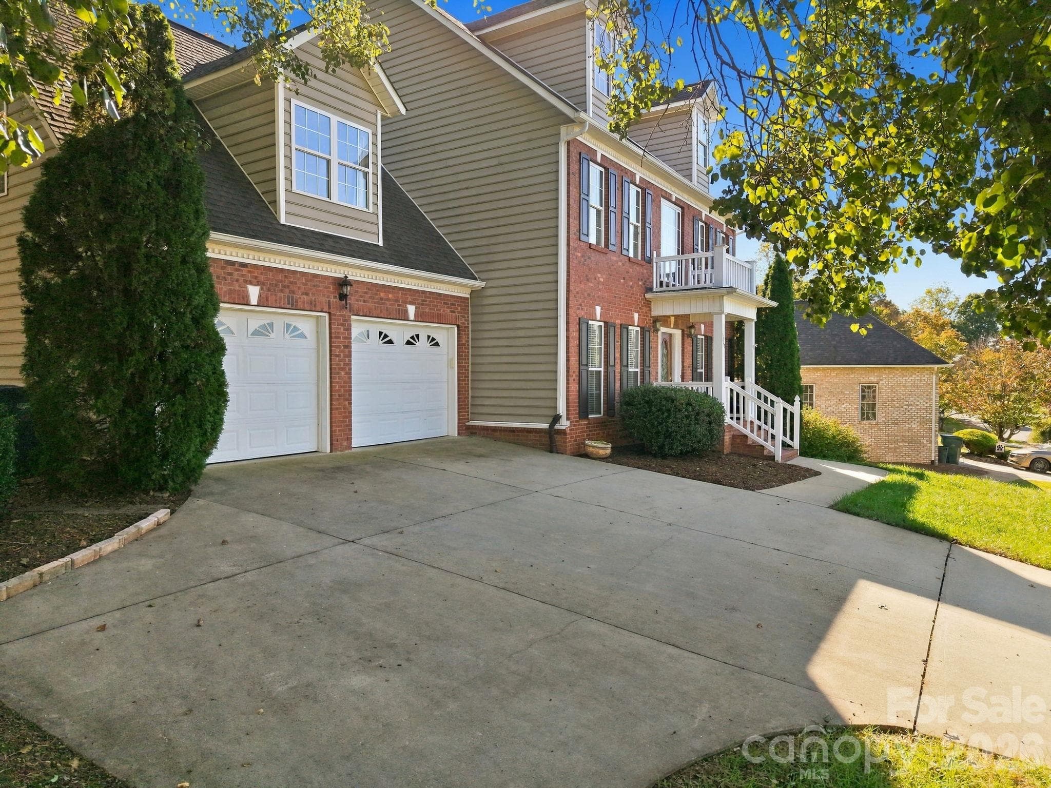 Single Family Residence at 5045 Old River Drive, Hickory, photo 3 of 47