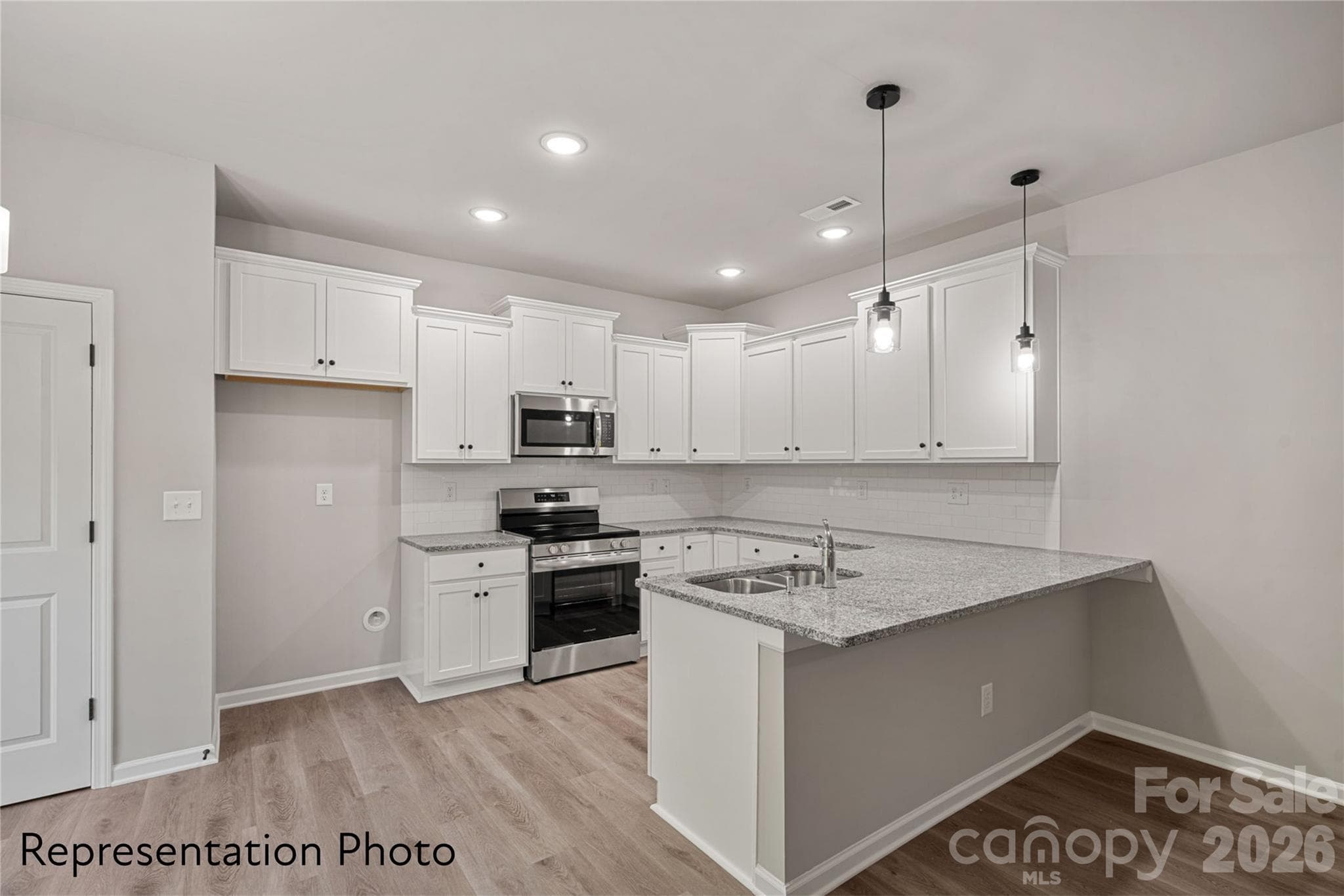 Single Family Residence at 1310 Cheshire Avenue, Charlotte, photo 12 of 25