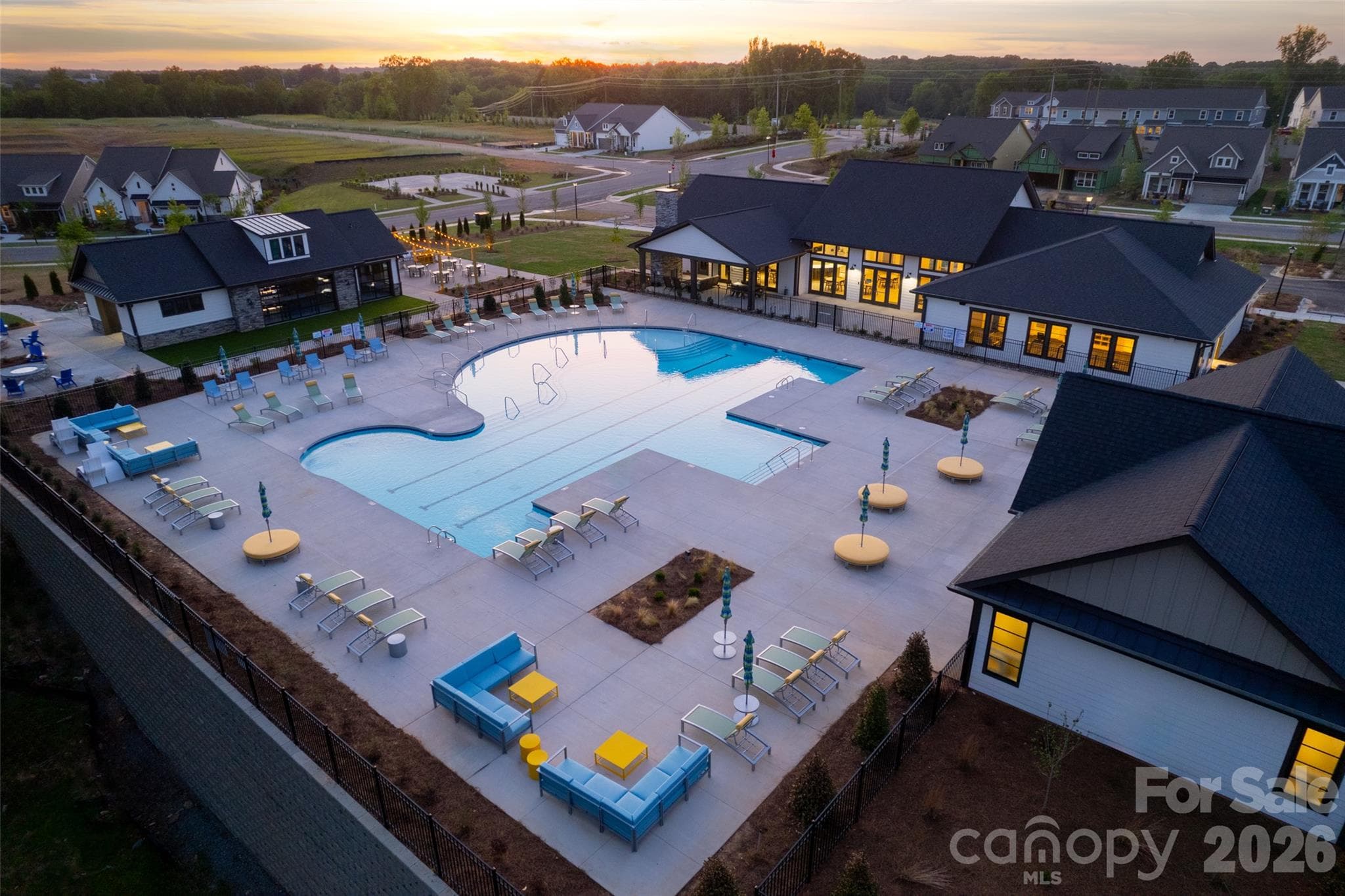 Single Family Residence at 1213 Fen Lane, Waxhaw, photo 5 of 16