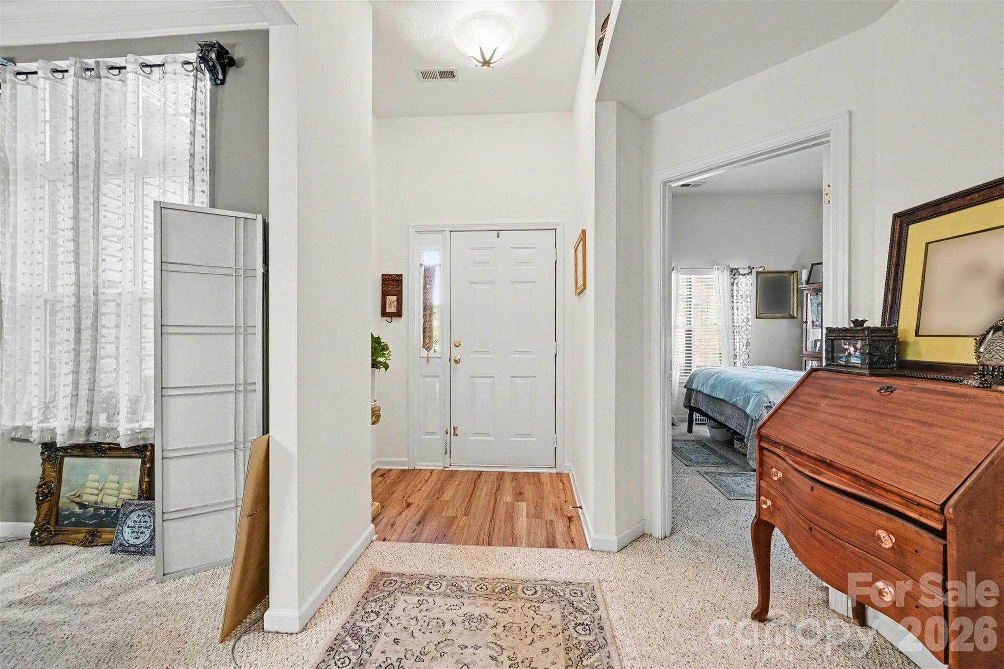 Single Family Residence at 16023 Circlegreen Drive, Charlotte, photo 5 of 28