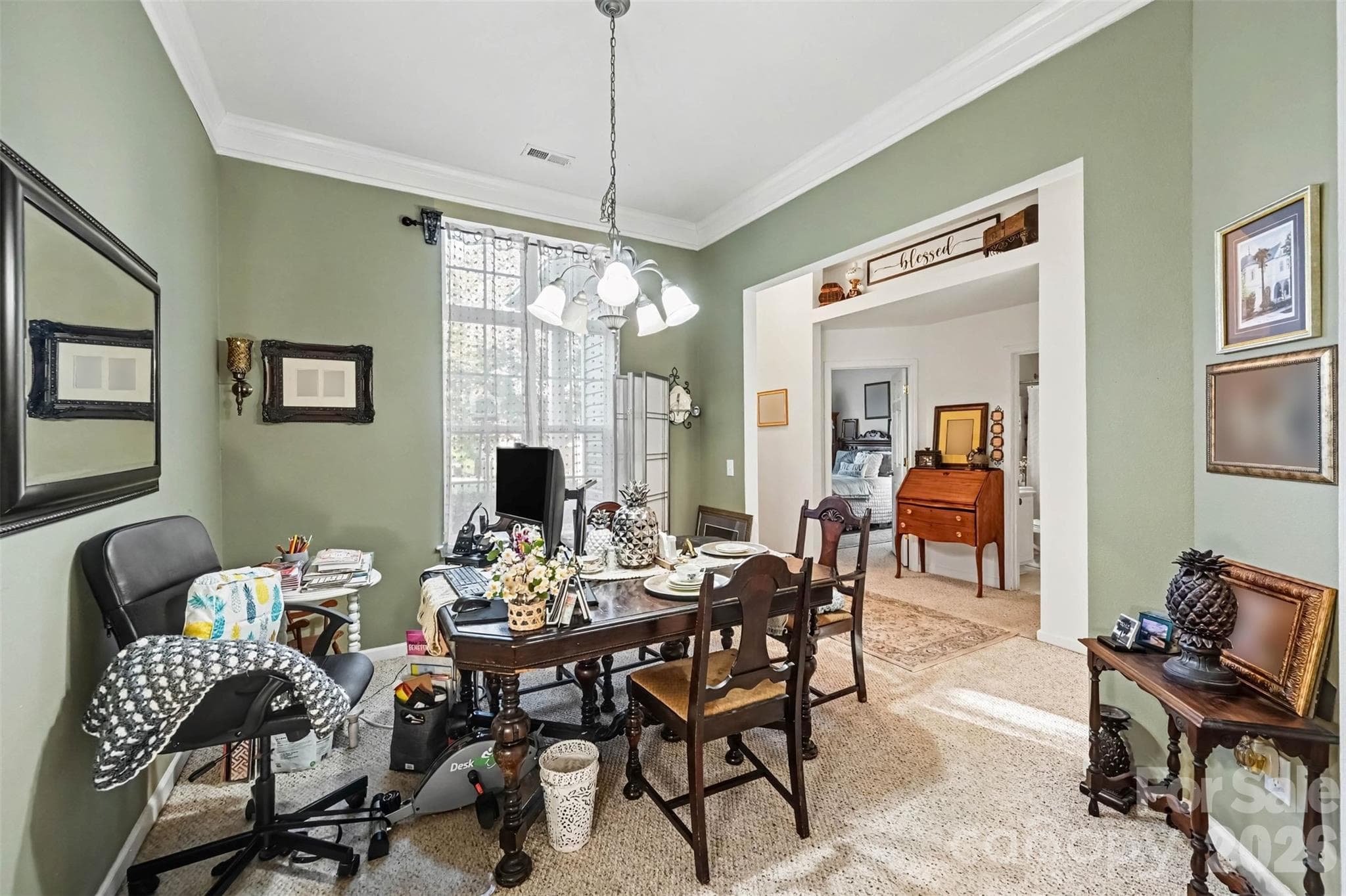 Single Family Residence at 16023 Circlegreen Drive, Charlotte, photo 10 of 28