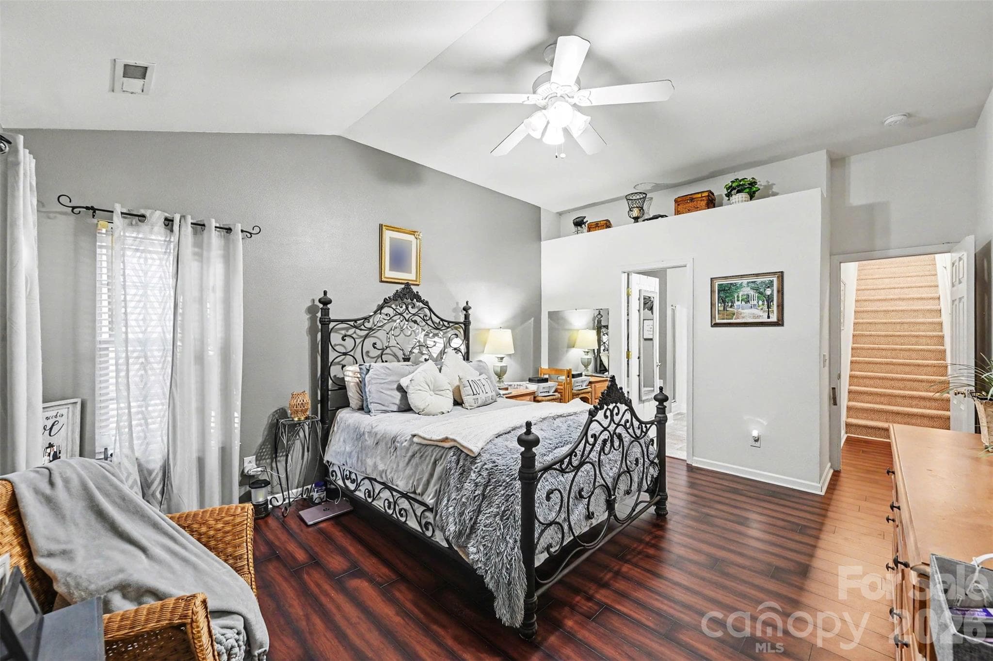 Single Family Residence at 16023 Circlegreen Drive, Charlotte, photo 17 of 28