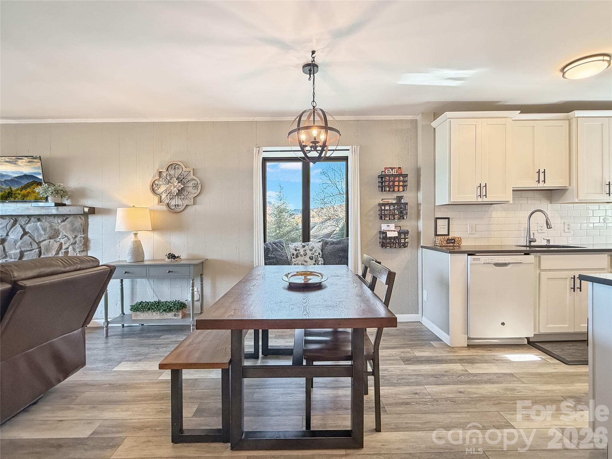 Condominium at 367 Skyleaf Drive, Sugar Mountain, photo 7 of 29