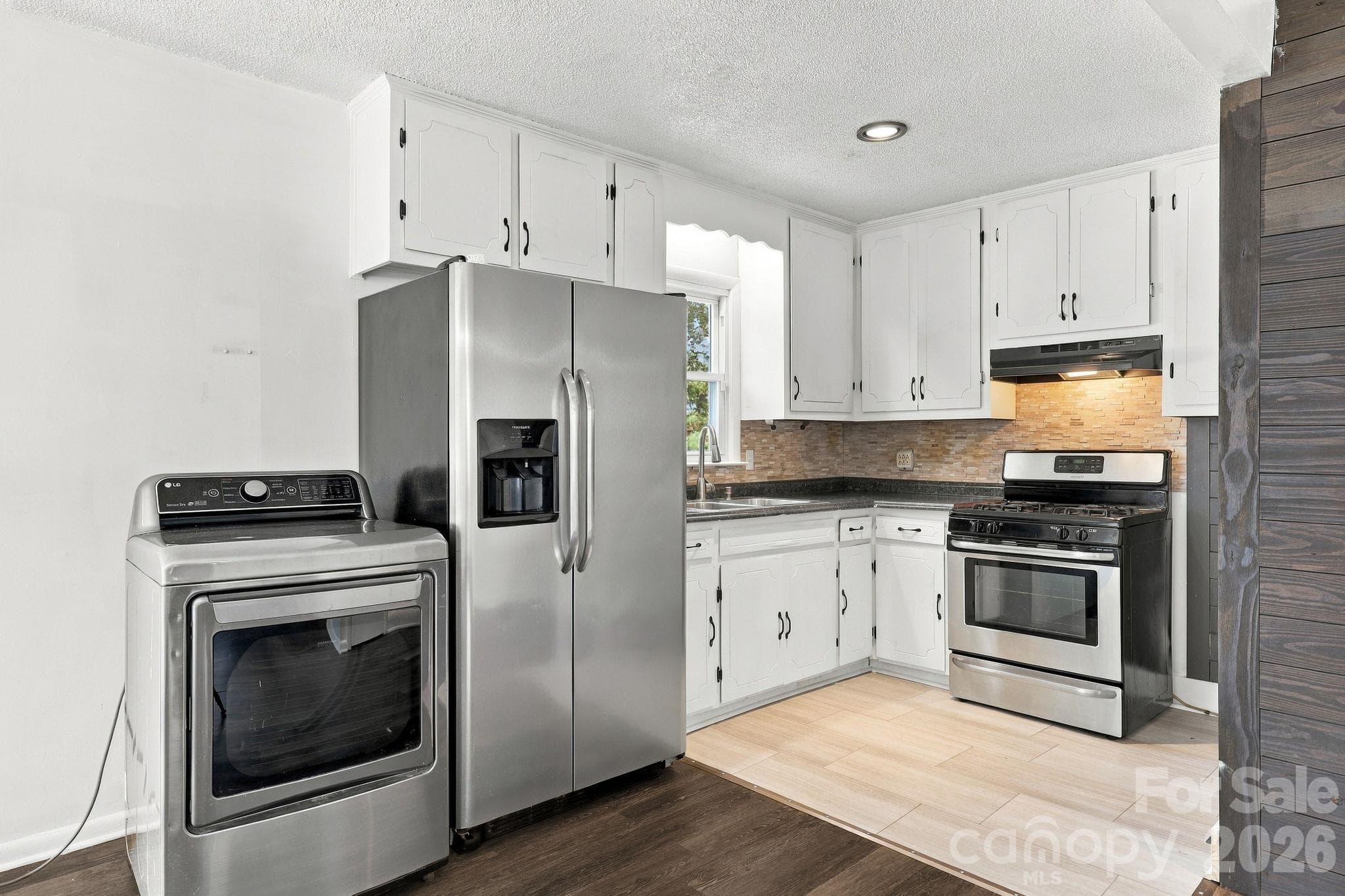 Single Family Residence at 1202 Ridgewood Drive, Concord, photo 4 of 27