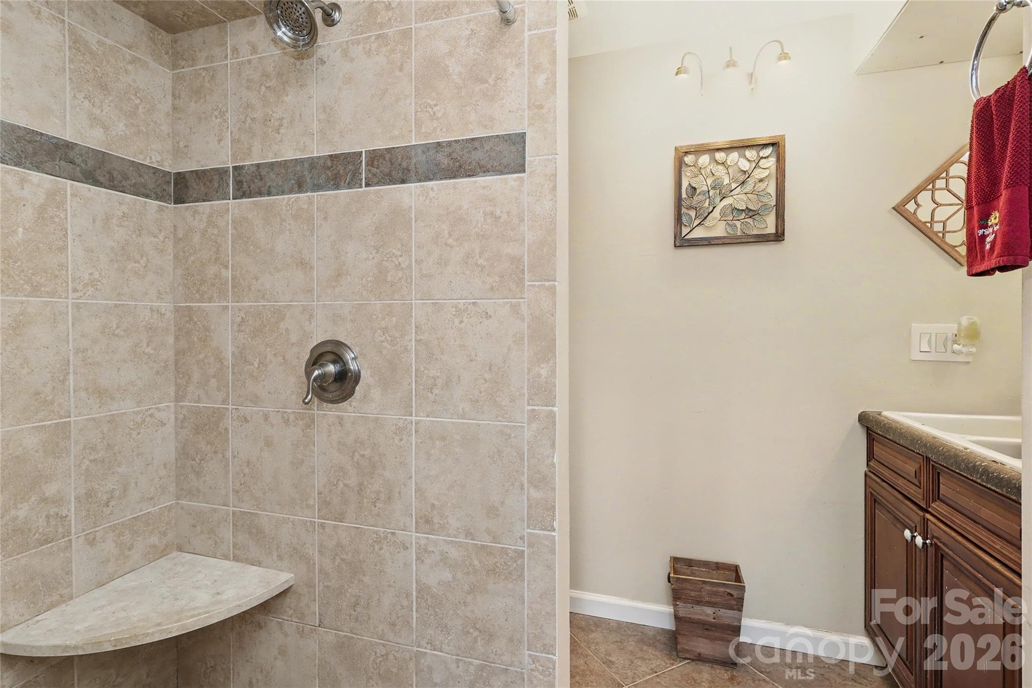 Full bath - 3121 Lakeside Circle, Belmont