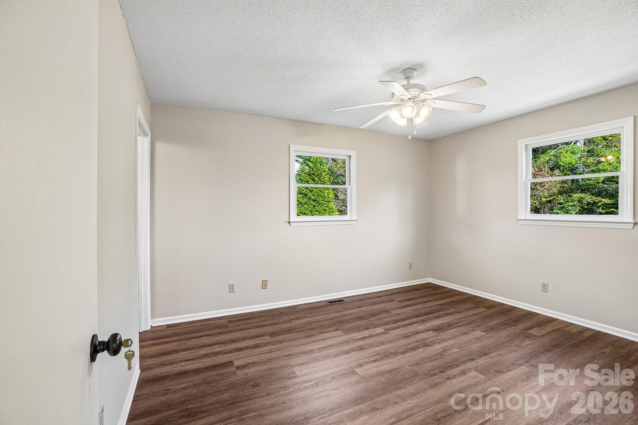 Single Family Residence at 35 Lisam Way, Etowah, photo 16 of 33